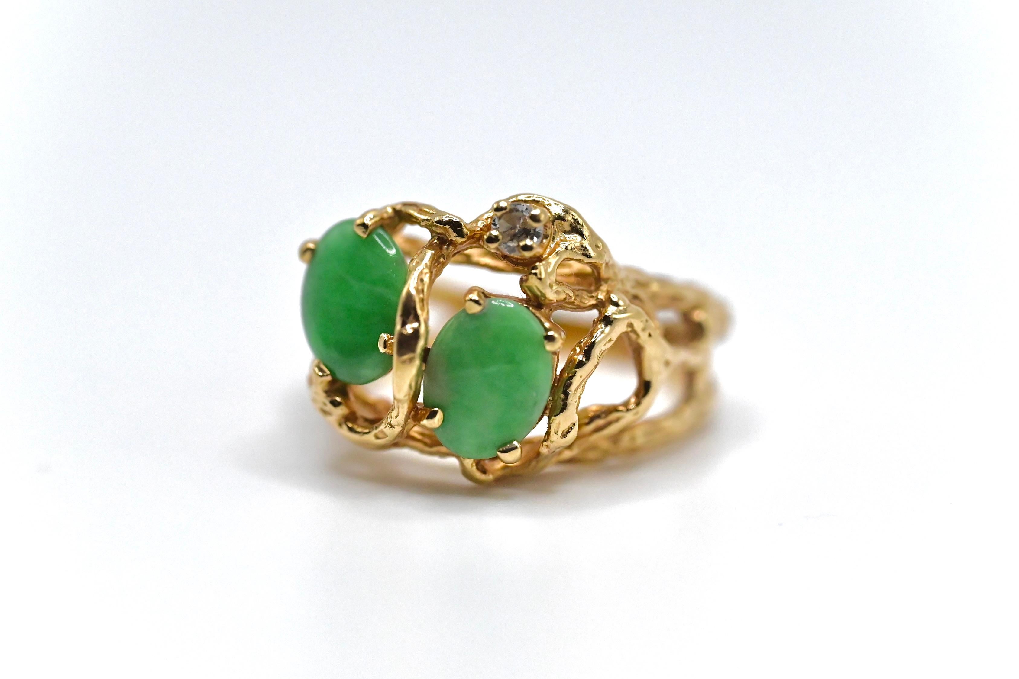Stunning 14k Yellow Gold & Apple Green Jade Ring In Good Condition In Media, PA