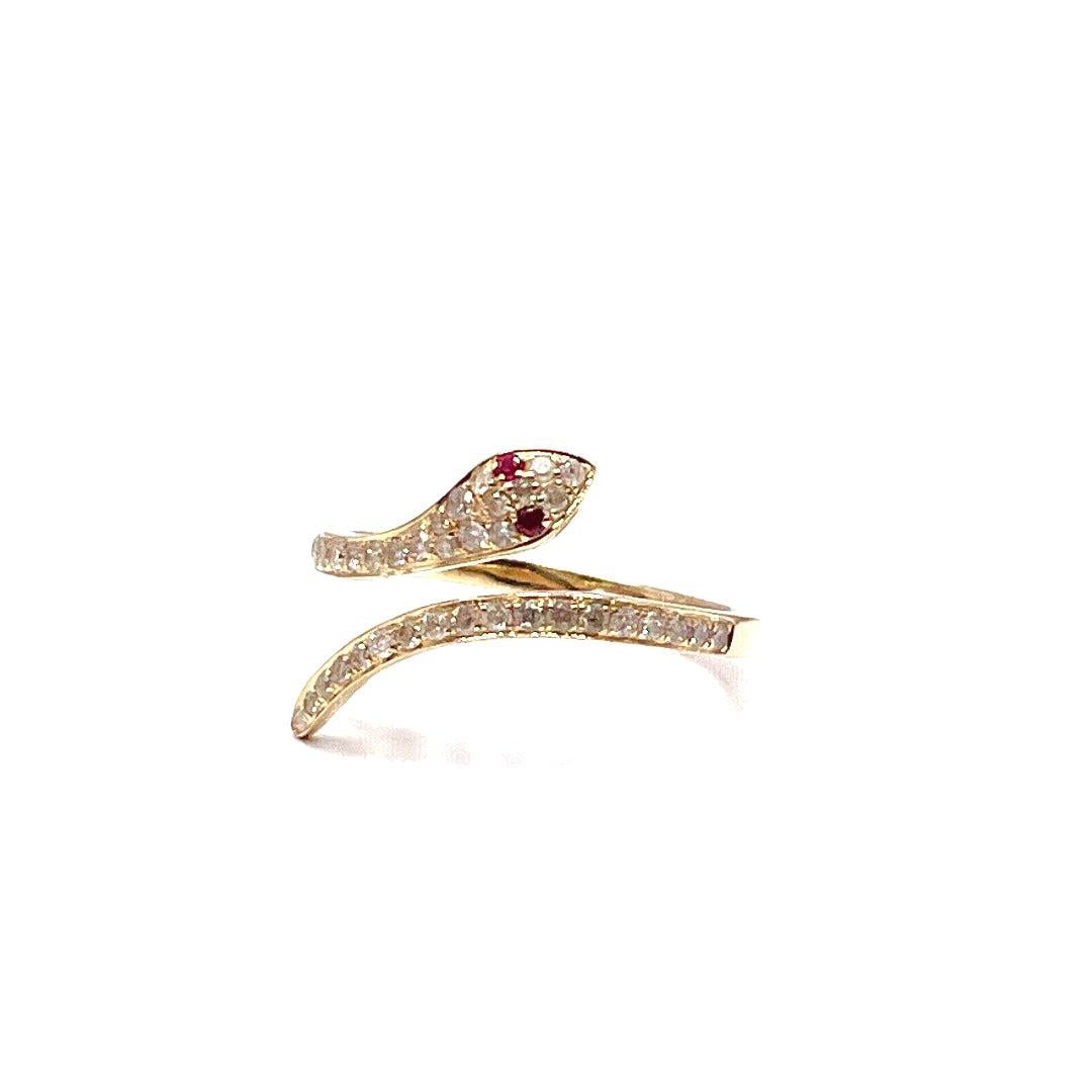Round Cut Stunning 14k Yellow Gold Diamond and Ruby Snake Ring For Sale