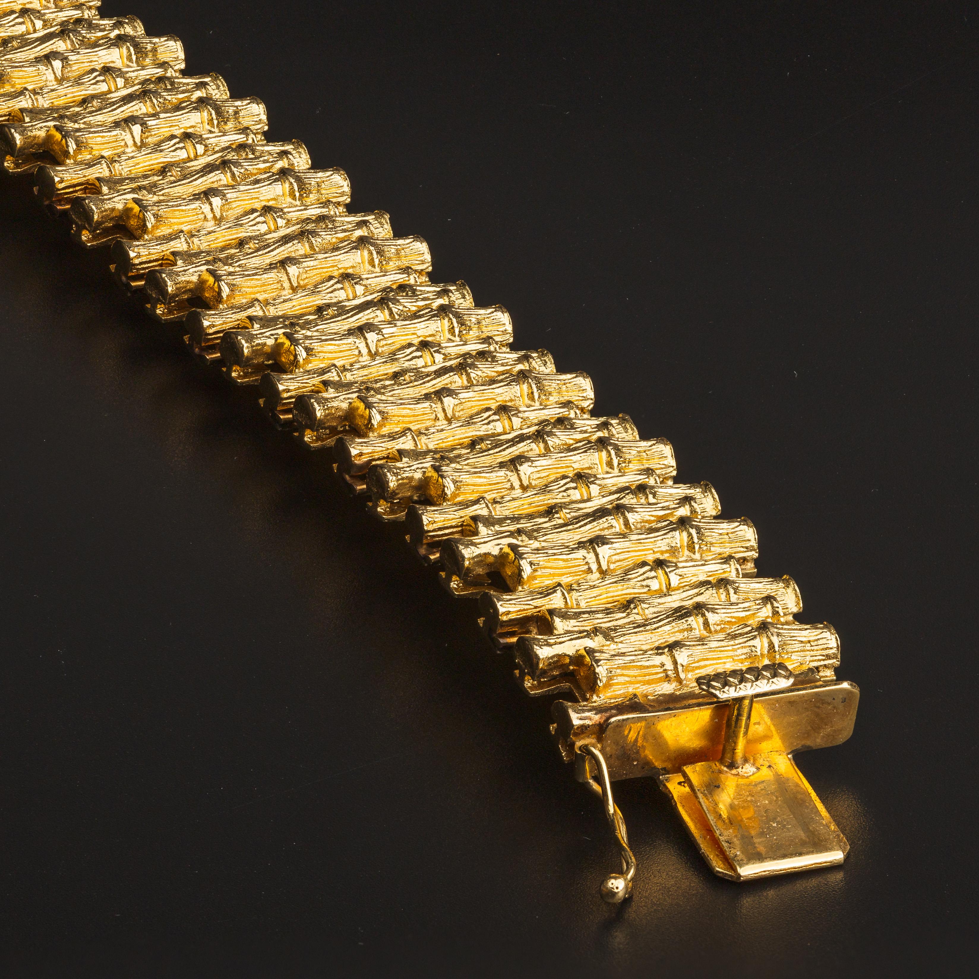 Stupendo bracciale largo di bambù in oro giallo 14k in vendita 2