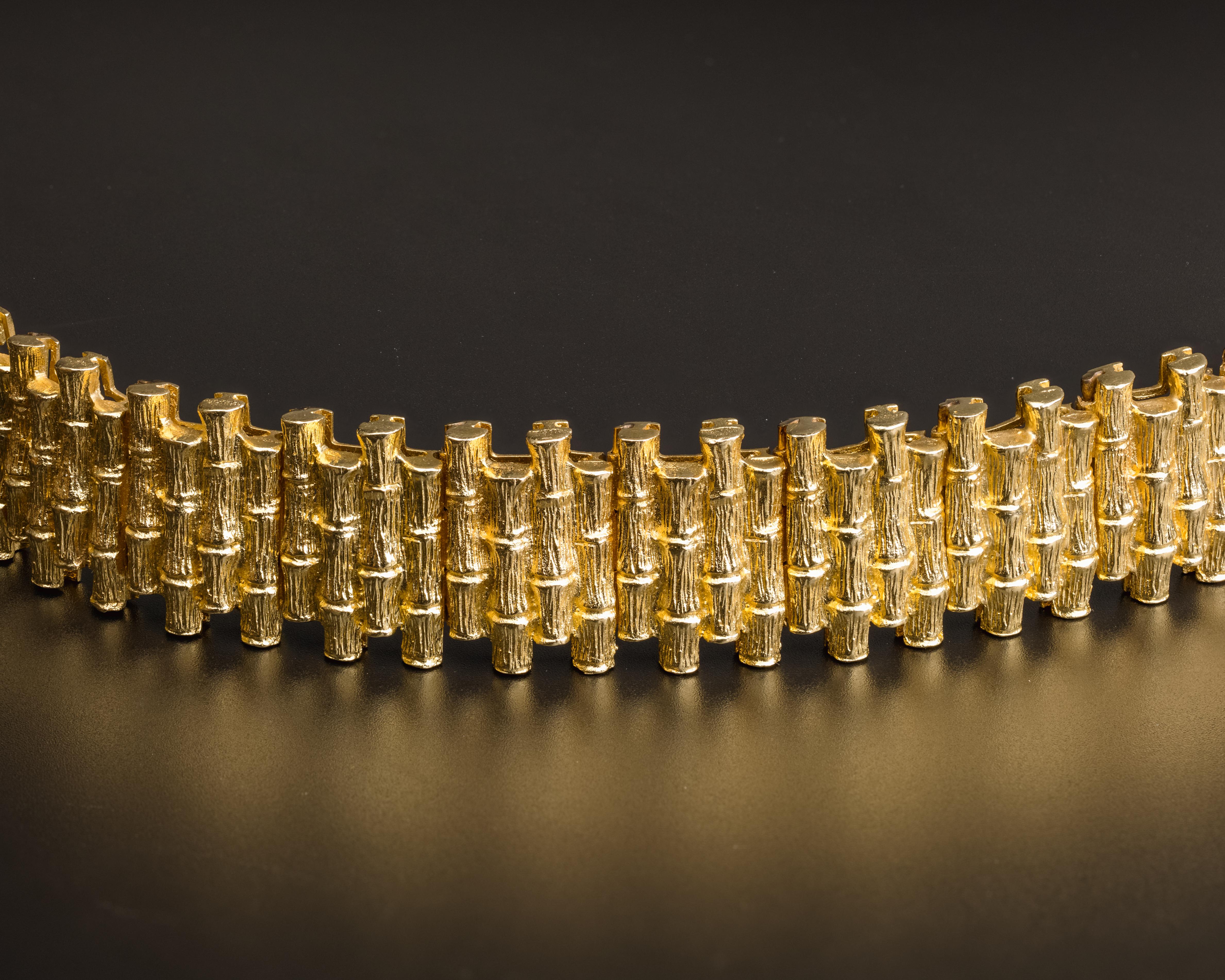 Stupendo bracciale largo di bambù in oro giallo 14k in vendita 4