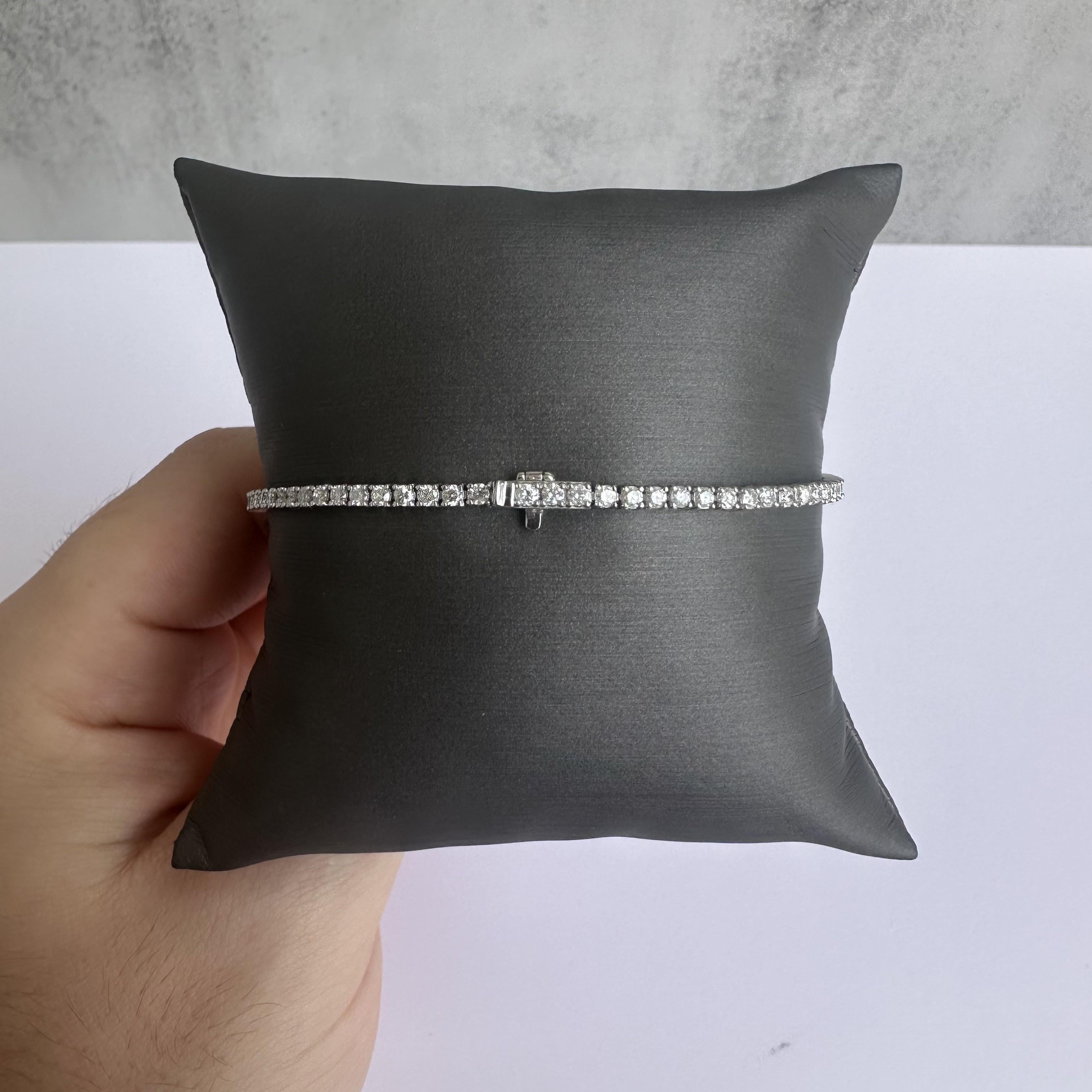 Modern Stunning 14kt White Gold Natural Diamond Tennis Bracelet - 2.25ctw, 7