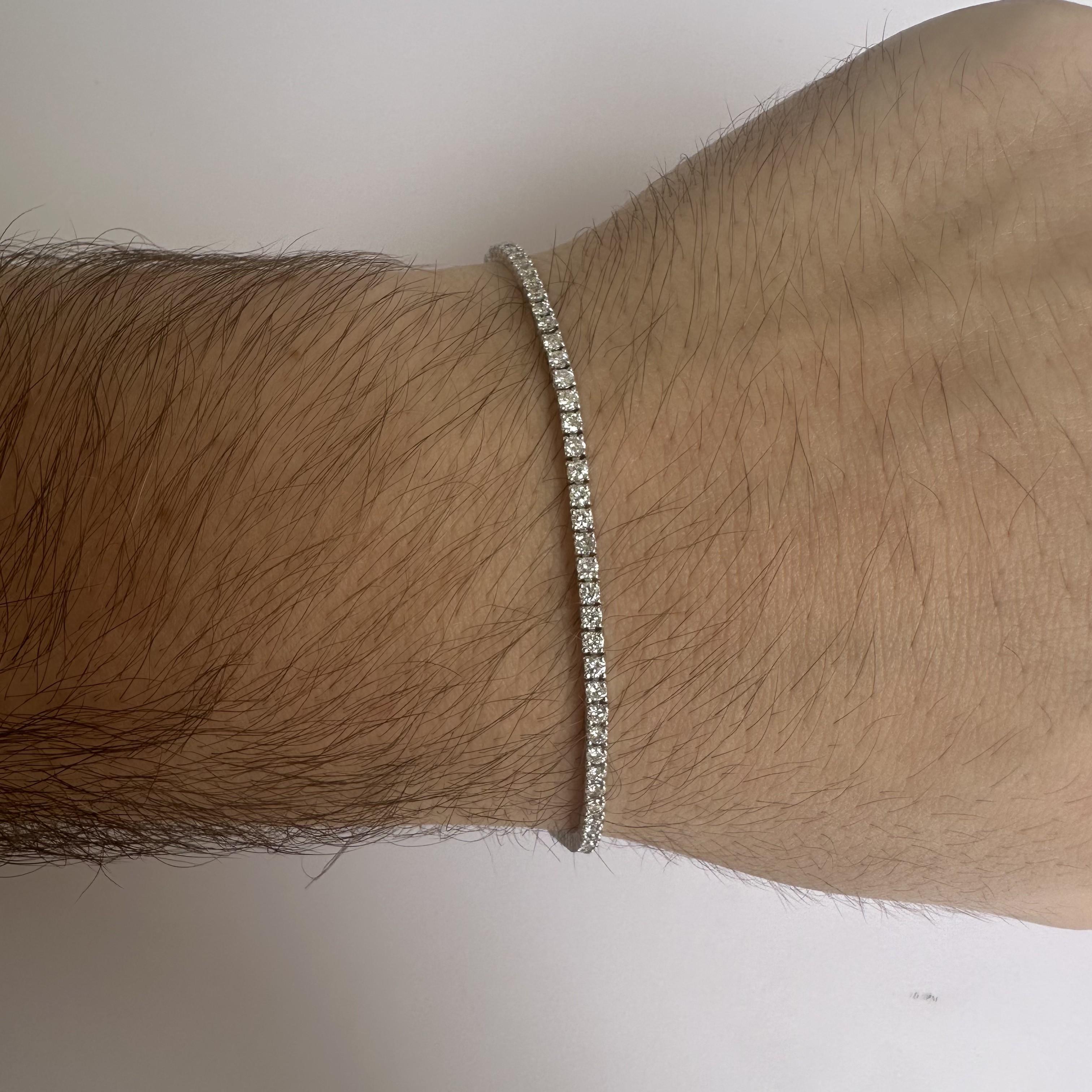 Round Cut Stunning 14kt White Gold Natural Diamond Tennis Bracelet - 2.25ctw, 7