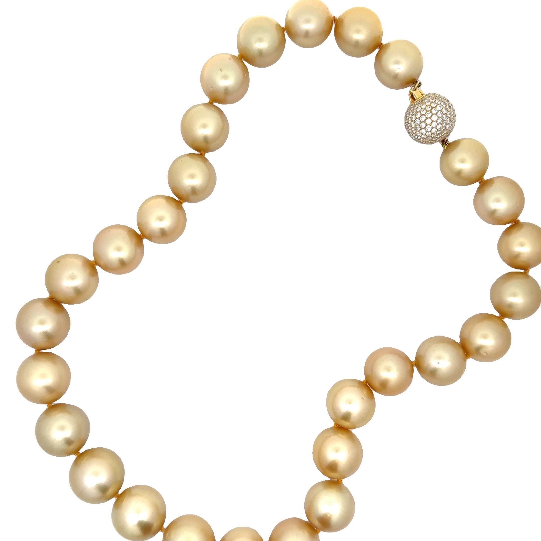 Stunning 15-17mm Golden South Sea Pearl Diamond Pave 18k Yellow Gold Necklace For Sale 1