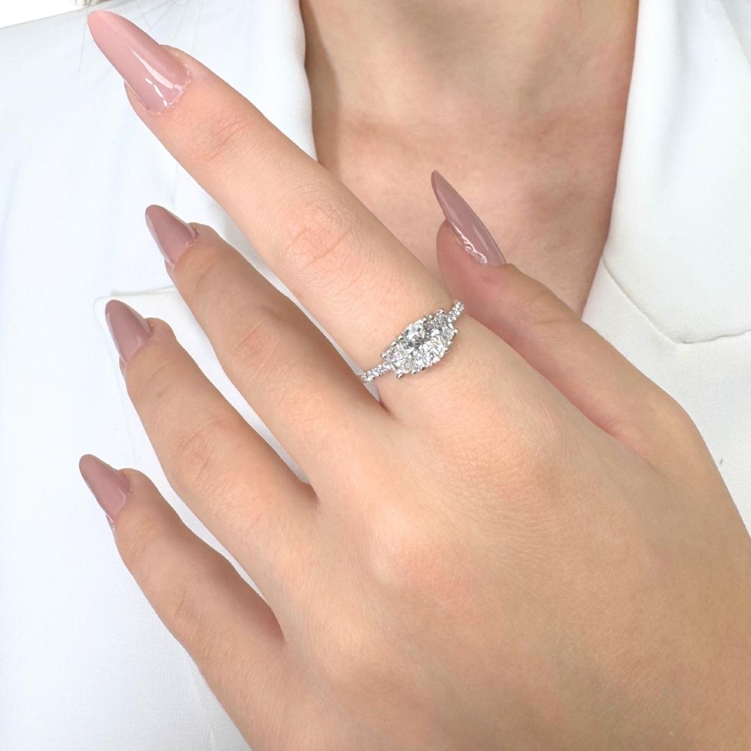 Whiting 1,50ct Diamonds 3-Stone Ring in 18k White Gold - IGI Certified (bague à 3 pierres en or blanc 18 carats) en vente 5