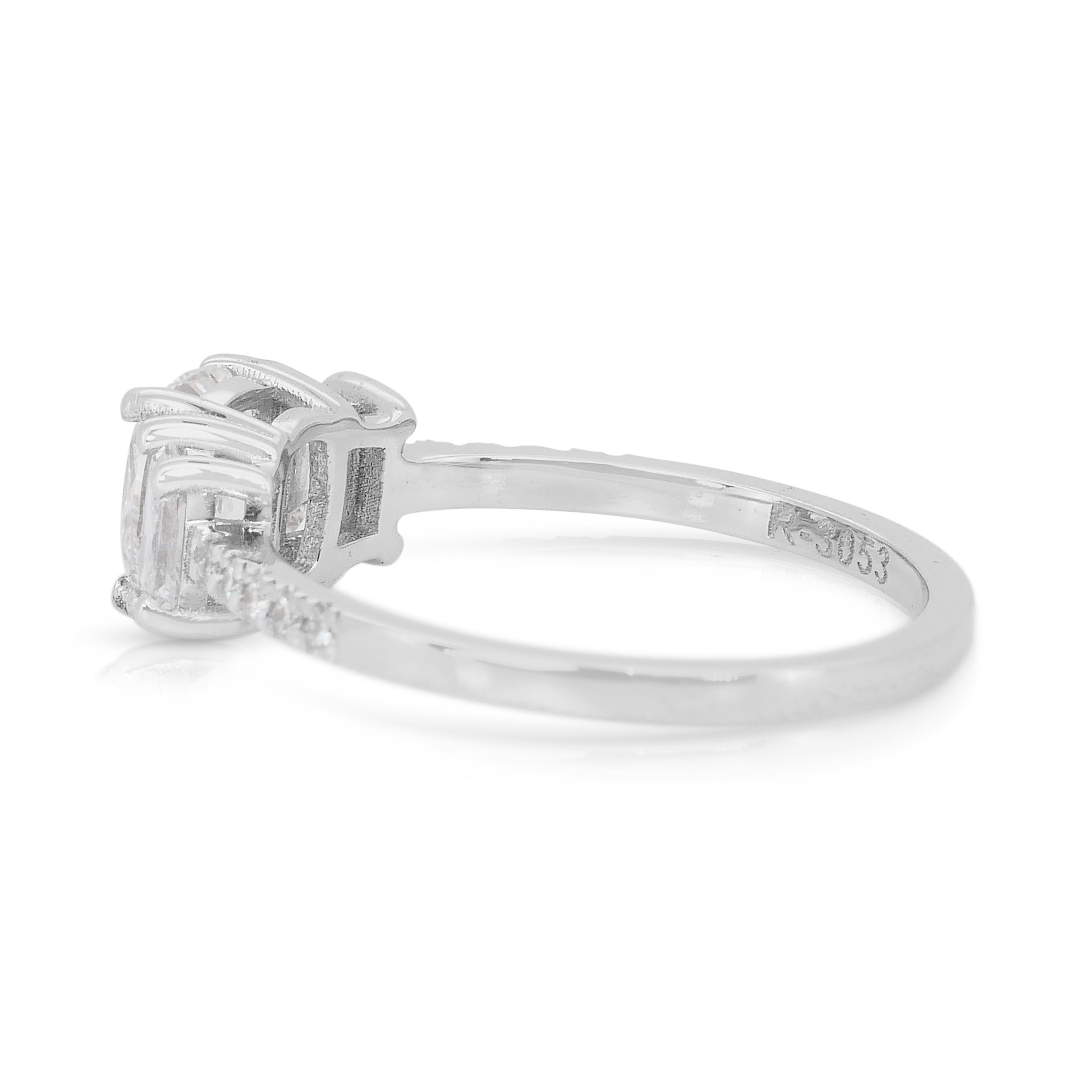 Whiting 1,50ct Diamonds 3-Stone Ring in 18k White Gold - IGI Certified (bague à 3 pierres en or blanc 18 carats) en vente 1