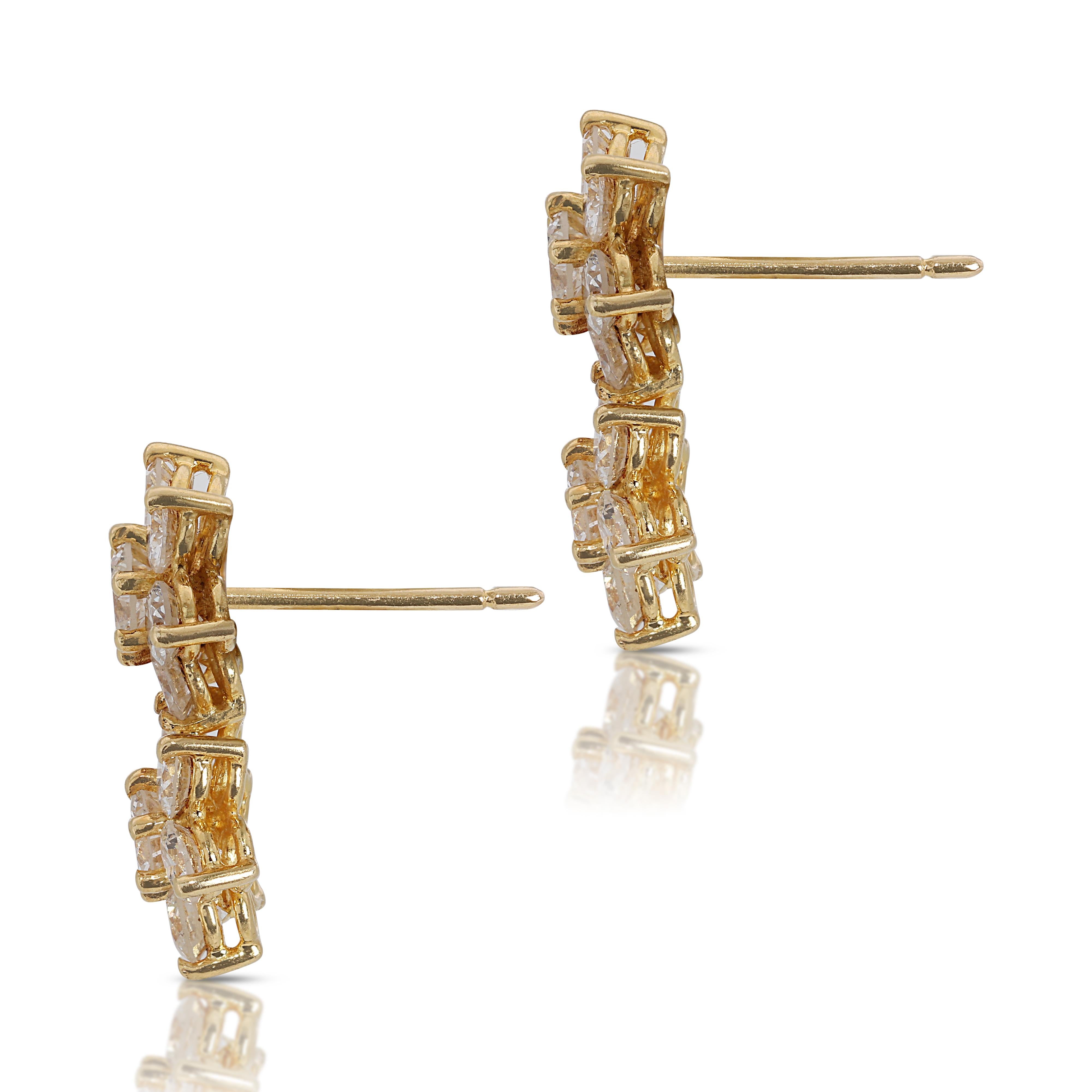 Stunning 1.52ct Diamonds Stud Earrings in 18K Yellow Gold In Excellent Condition For Sale In רמת גן, IL