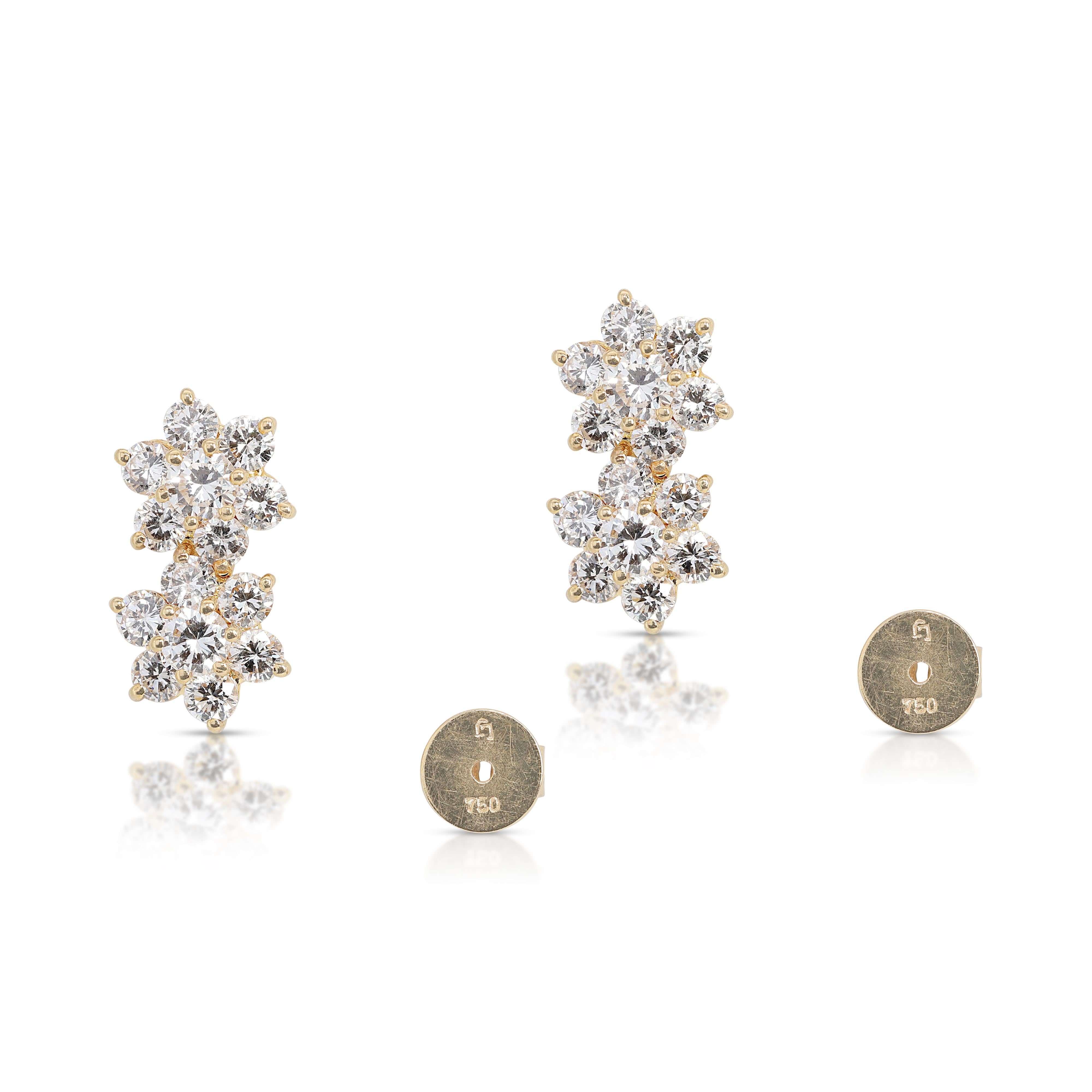 Stunning 1.52ct Diamonds Stud Earrings in 18K Yellow Gold For Sale 2