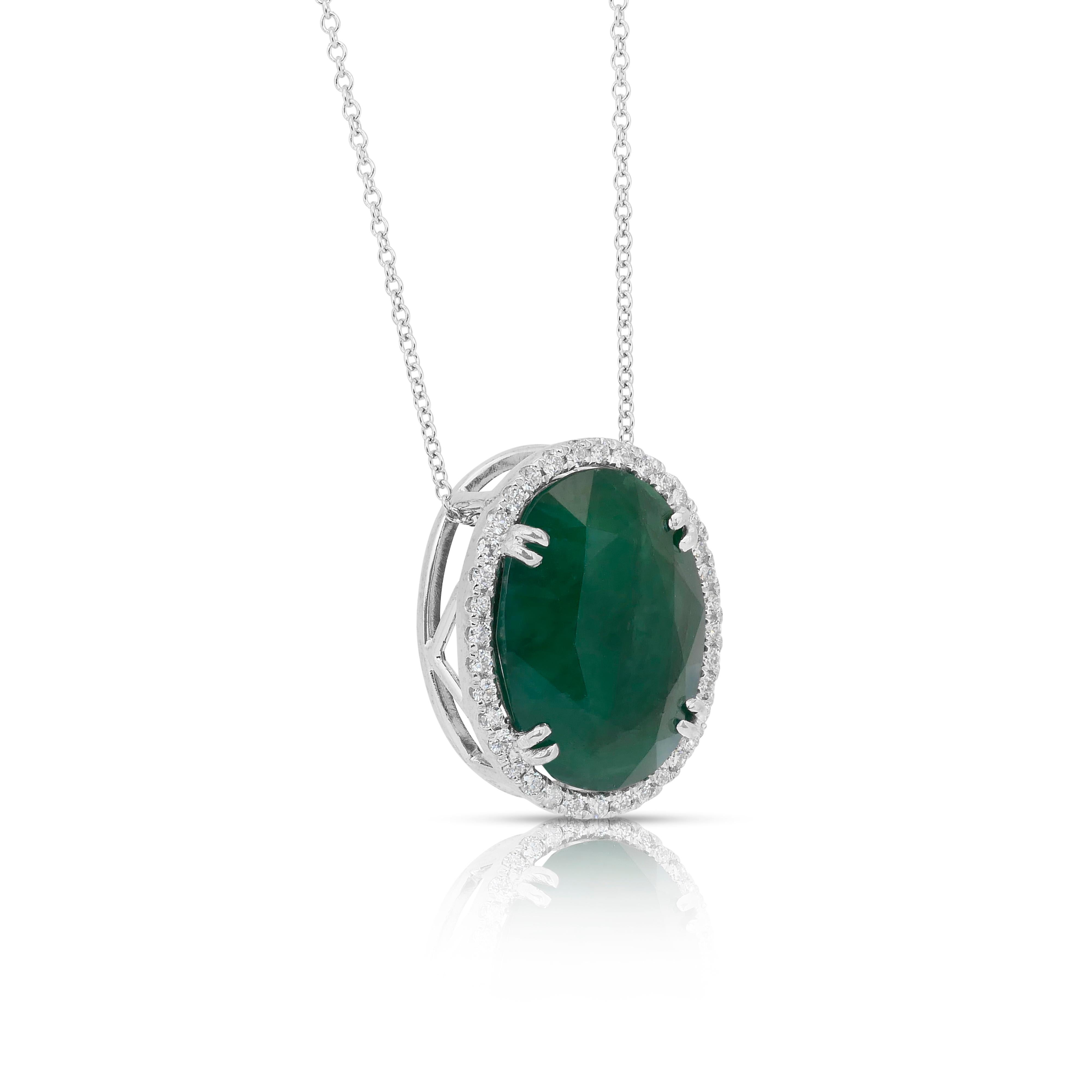 Stunning 15.30ct Emerald and Diamonds Necklace with Pendant in 18k White Gold For Sale 1