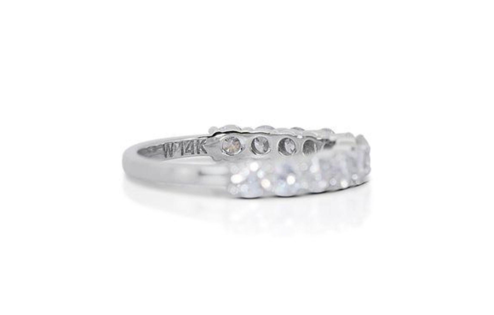 Women's Stunning 1.58ct Round Brilliant Diamond Ring in 14k White Gold For Sale