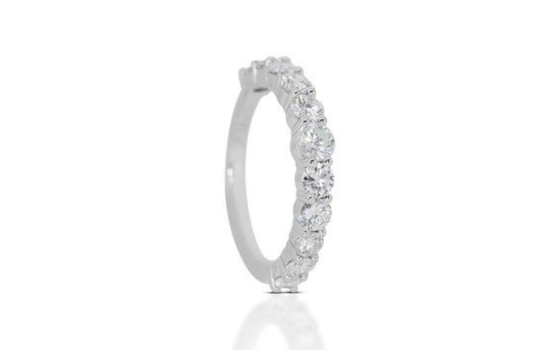 Stunning 1.58ct Round Brilliant Diamond Ring in 14k White Gold For Sale 1