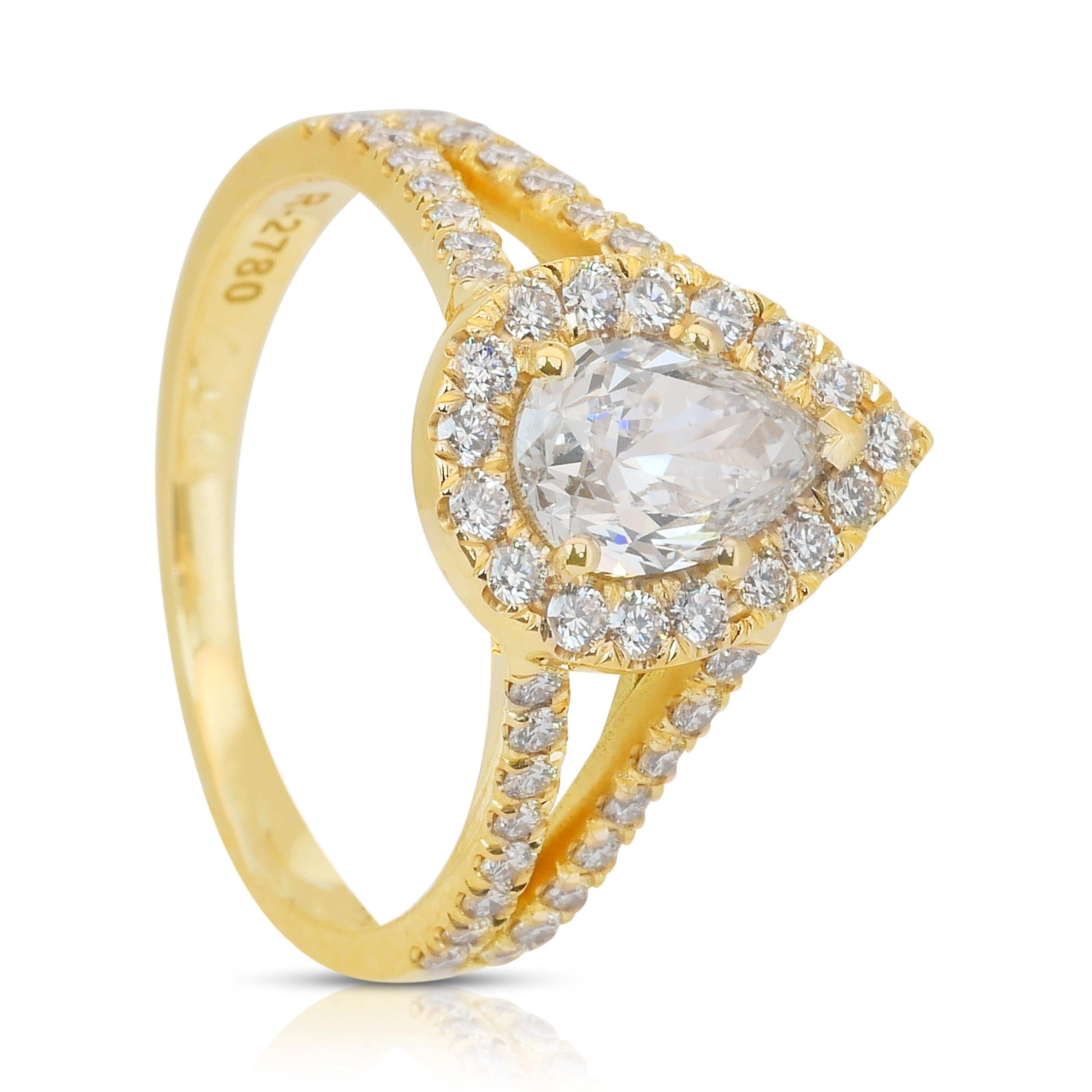 Superbe bague en or jaune 18k avec halo de diamants de 1,69ct - certifié IGI en vente 3