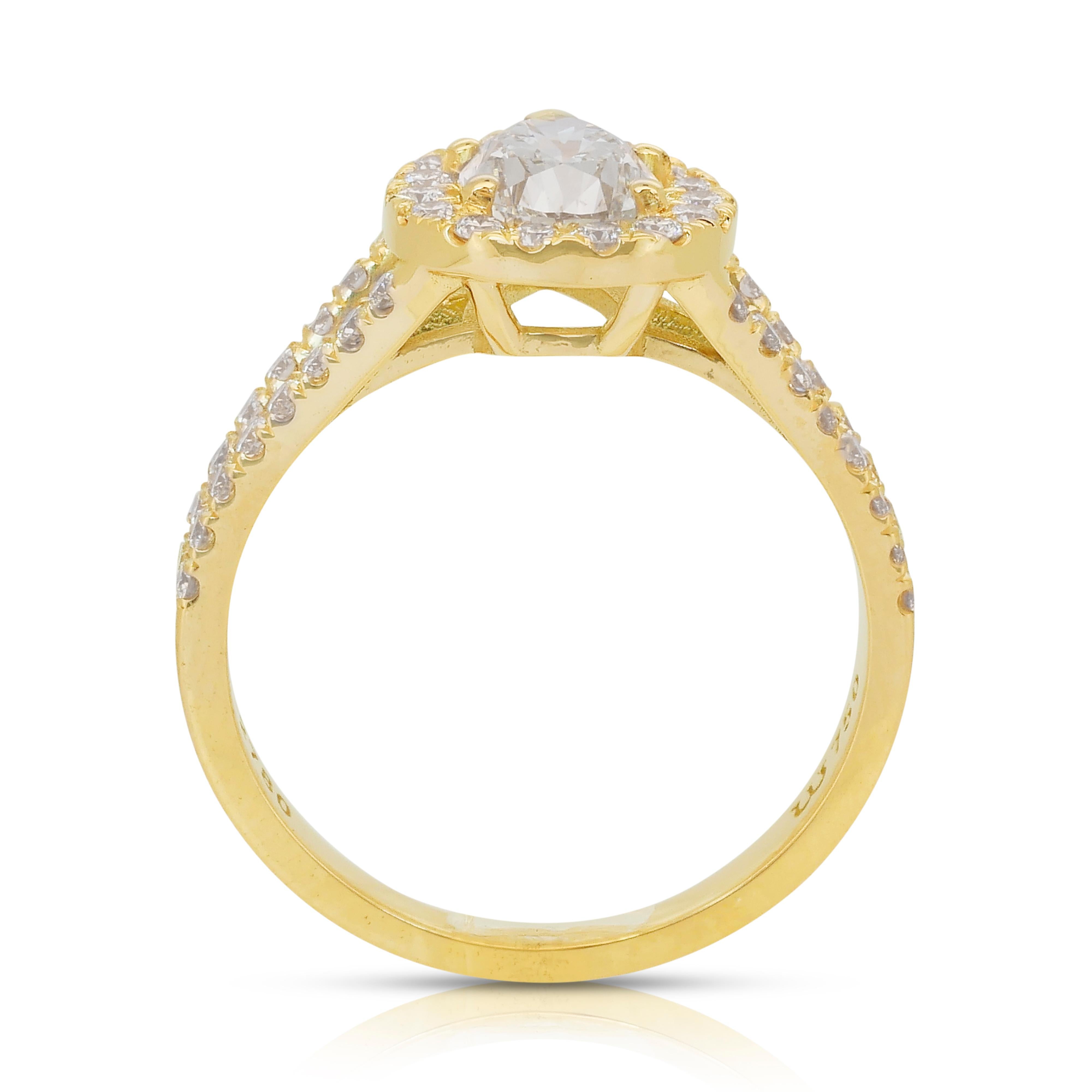 Superbe bague en or jaune 18k avec halo de diamants de 1,69ct - certifié IGI en vente 4