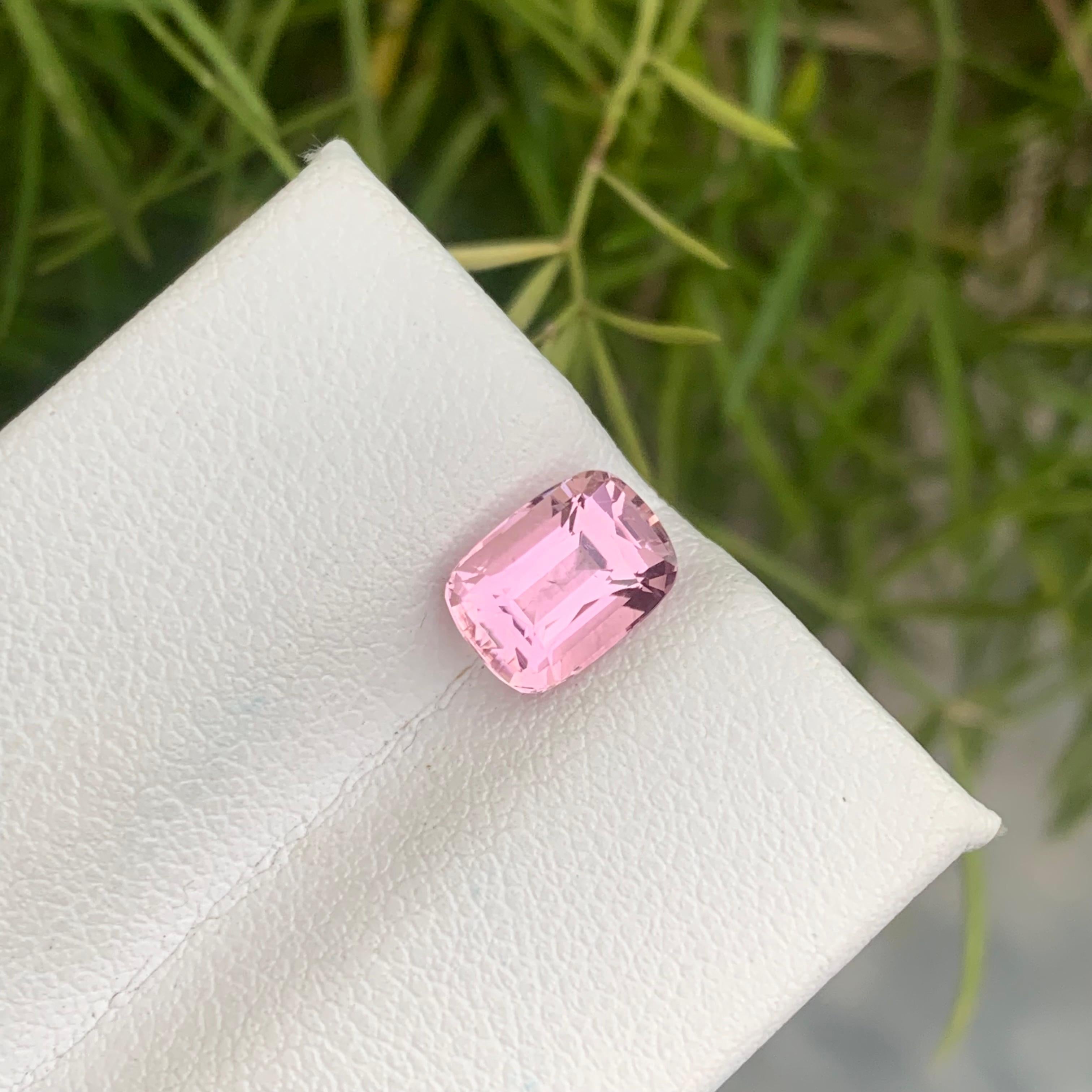 Stunning 1.70 Carat Natural Loose Pink Tourmaline For Ring Jewellery Making For Sale 5