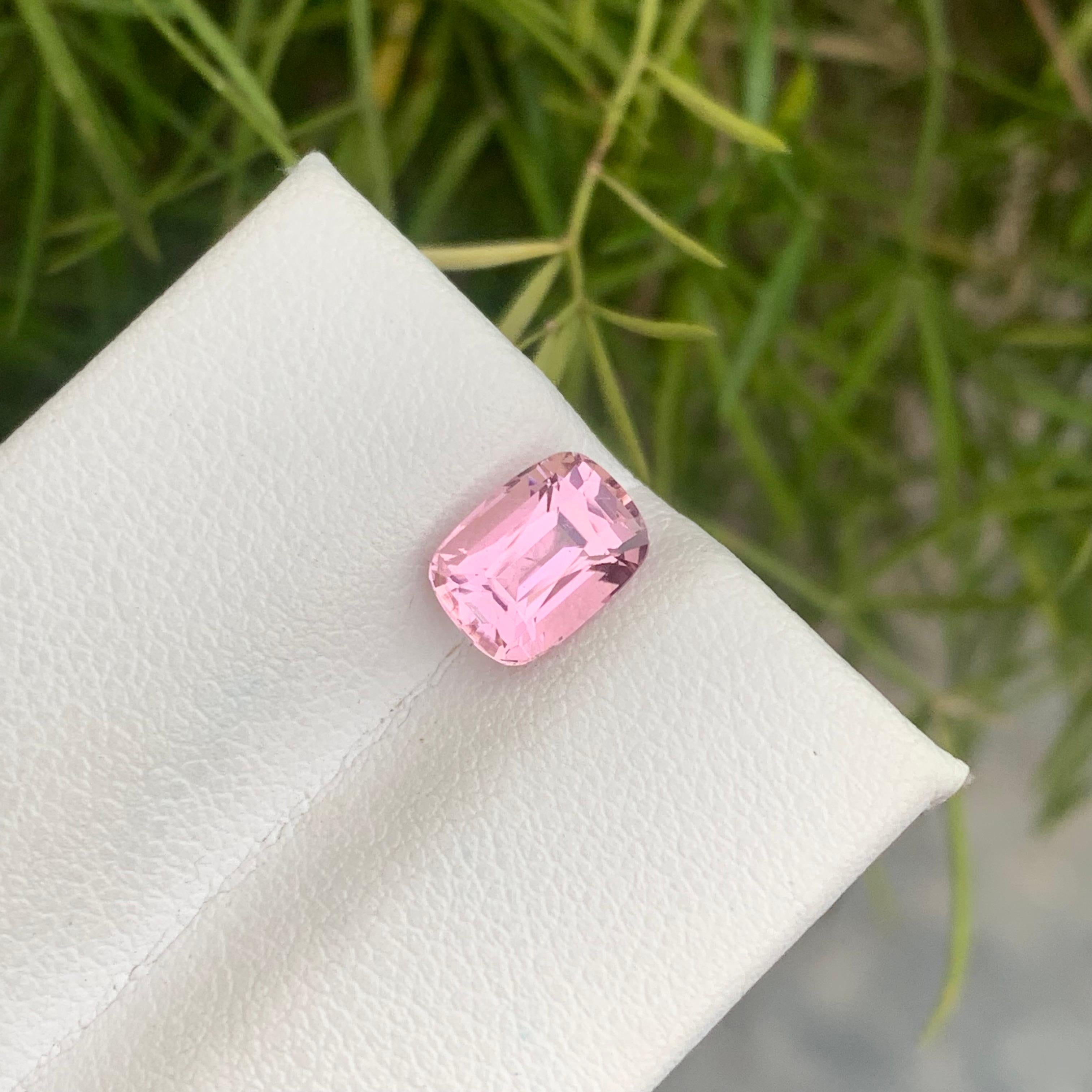 Stunning 1.70 Carat Natural Loose Pink Tourmaline For Ring Jewellery Making For Sale 6