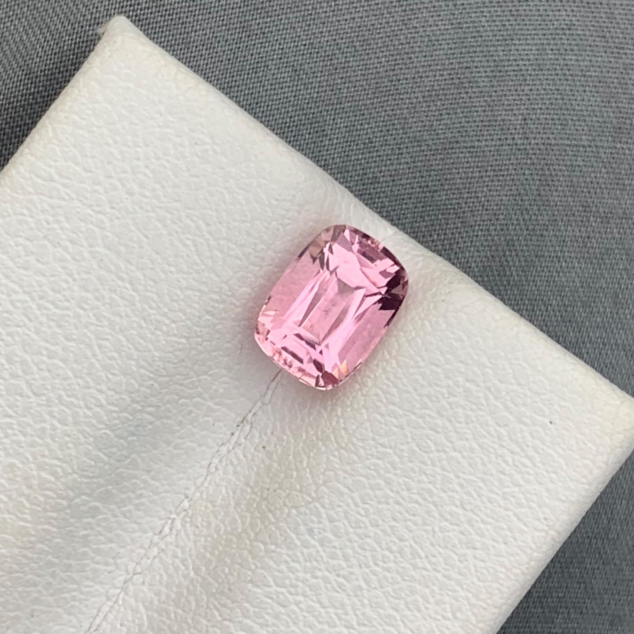 Stunning 1.70 Carat Natural Loose Pink Tourmaline For Ring Jewellery Making For Sale 7