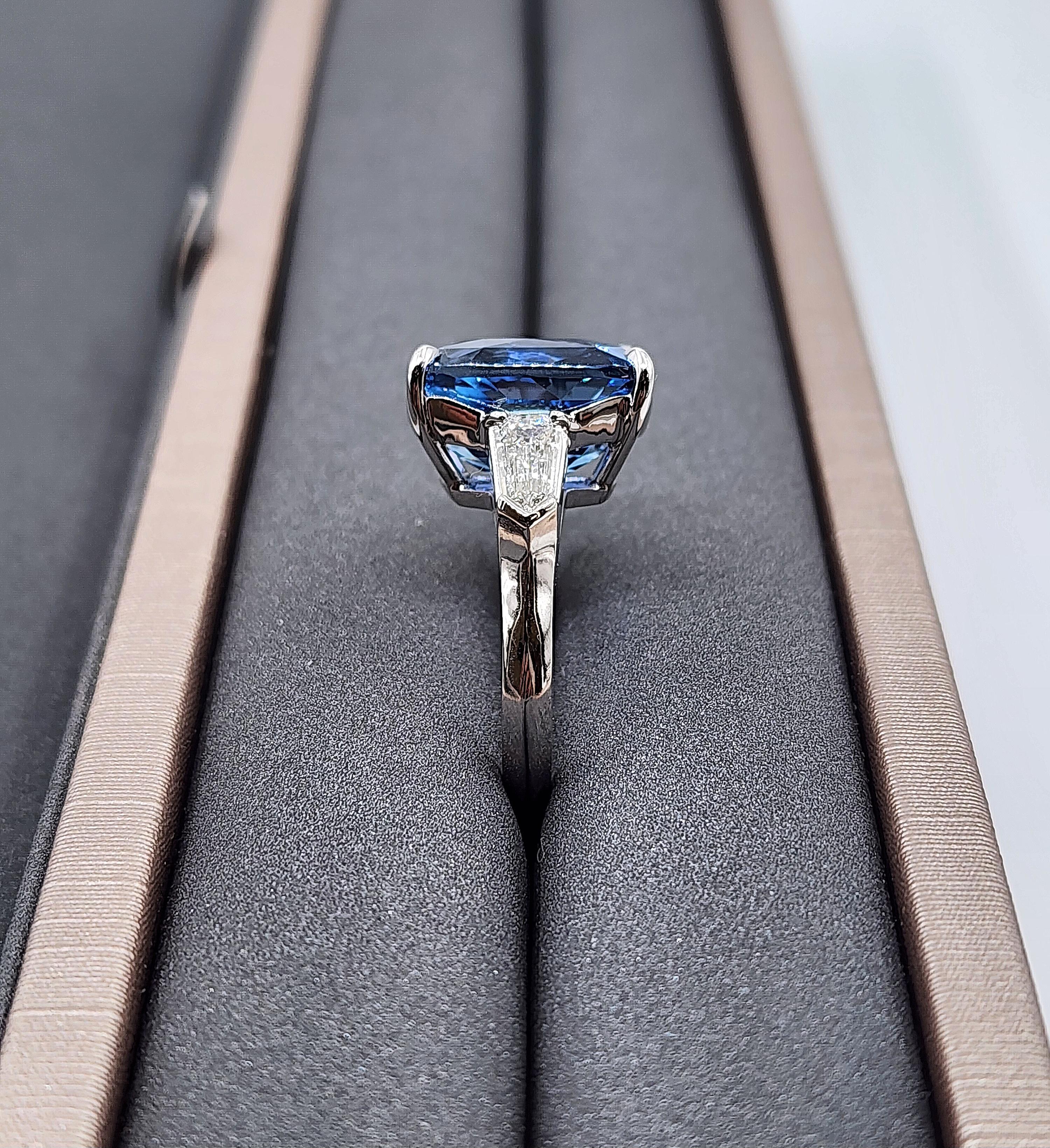 Stupendo anello con zaffiro e diamante di Ceylon da 17,20 carati certificato GIA senza calore In condizioni Nuovo in vendita a Chicago, IL