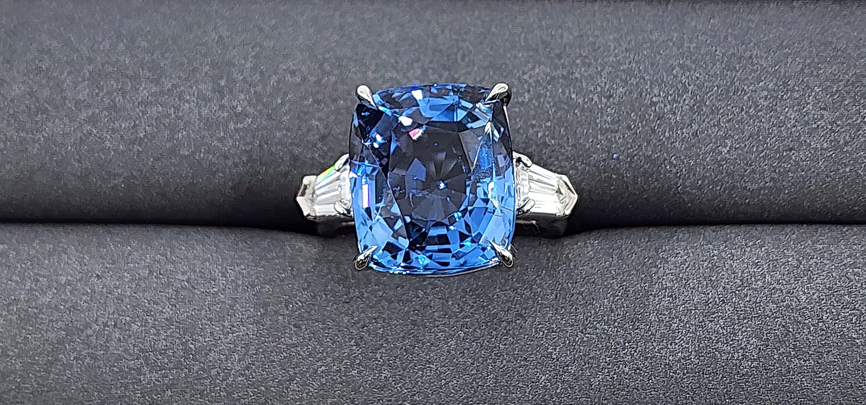 Stupendo anello con zaffiro e diamante di Ceylon da 17,20 carati certificato GIA senza calore in vendita