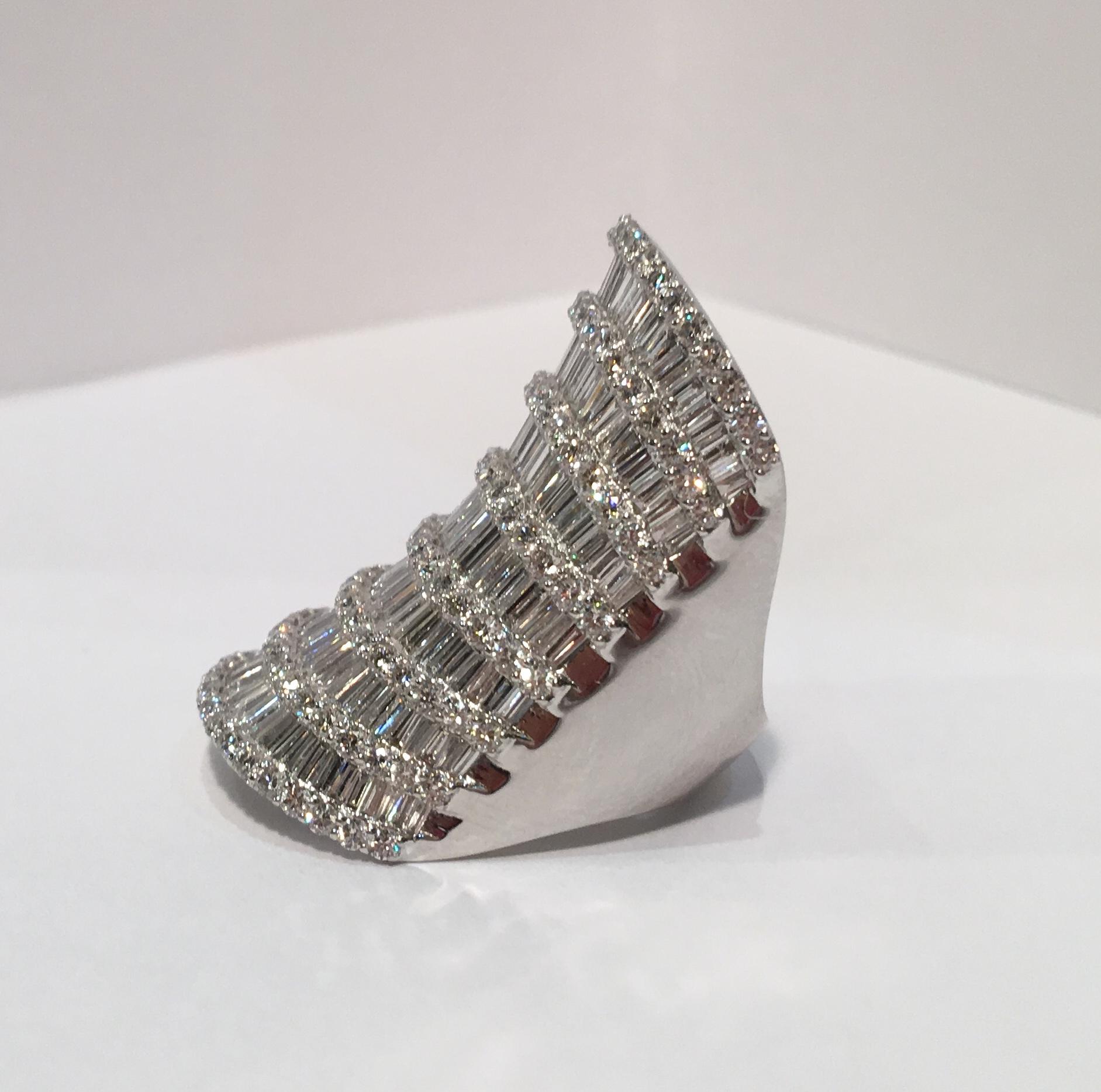 Stunning 17.5 Carats VS-SI F Diamond Colossal “Lucky 7” Baguette Cocktail Ring In Excellent Condition In Tustin, CA