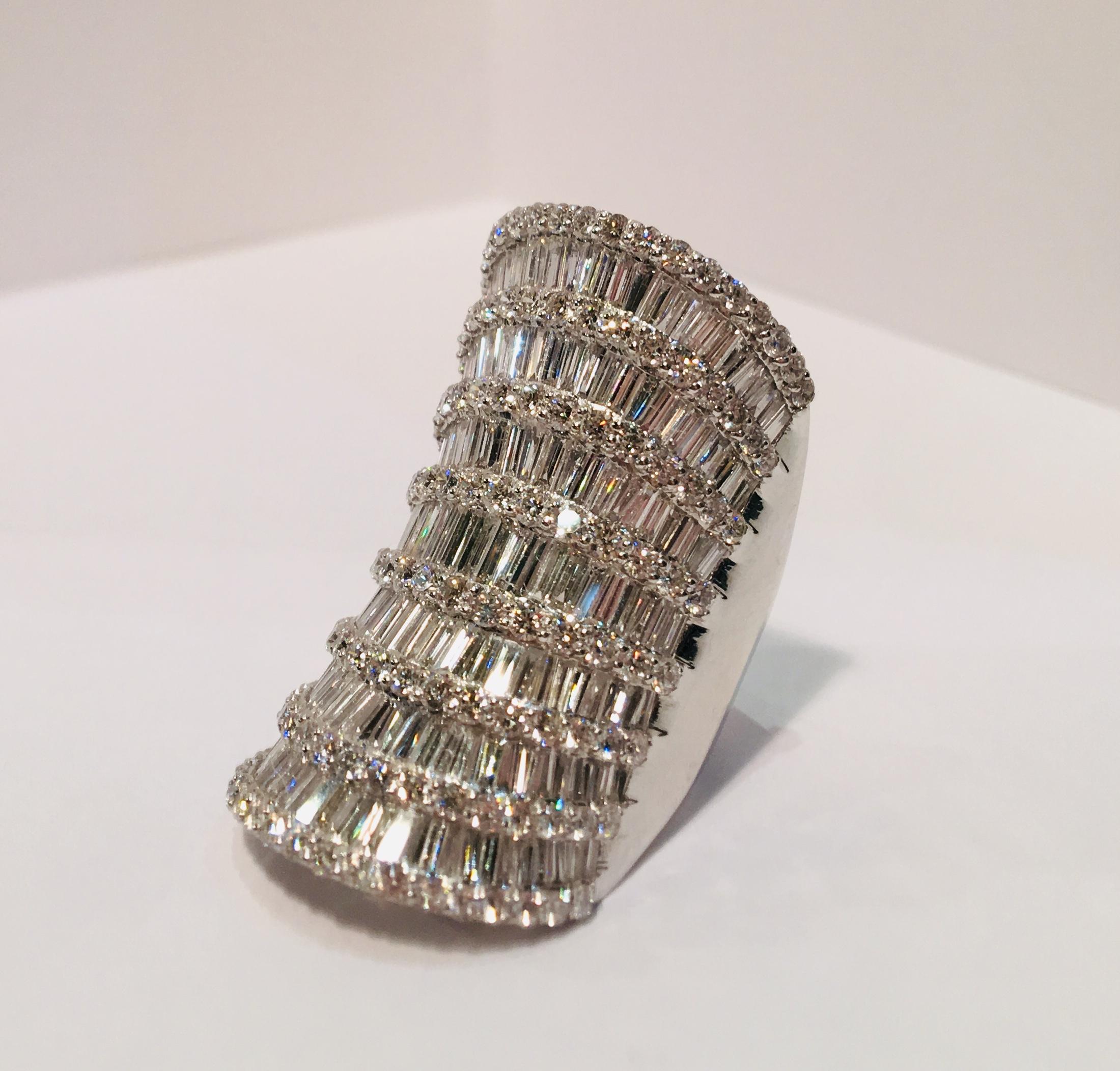 Women's Stunning 17.5 Carats VS-SI F Diamond Colossal “Lucky 7” Baguette Cocktail Ring