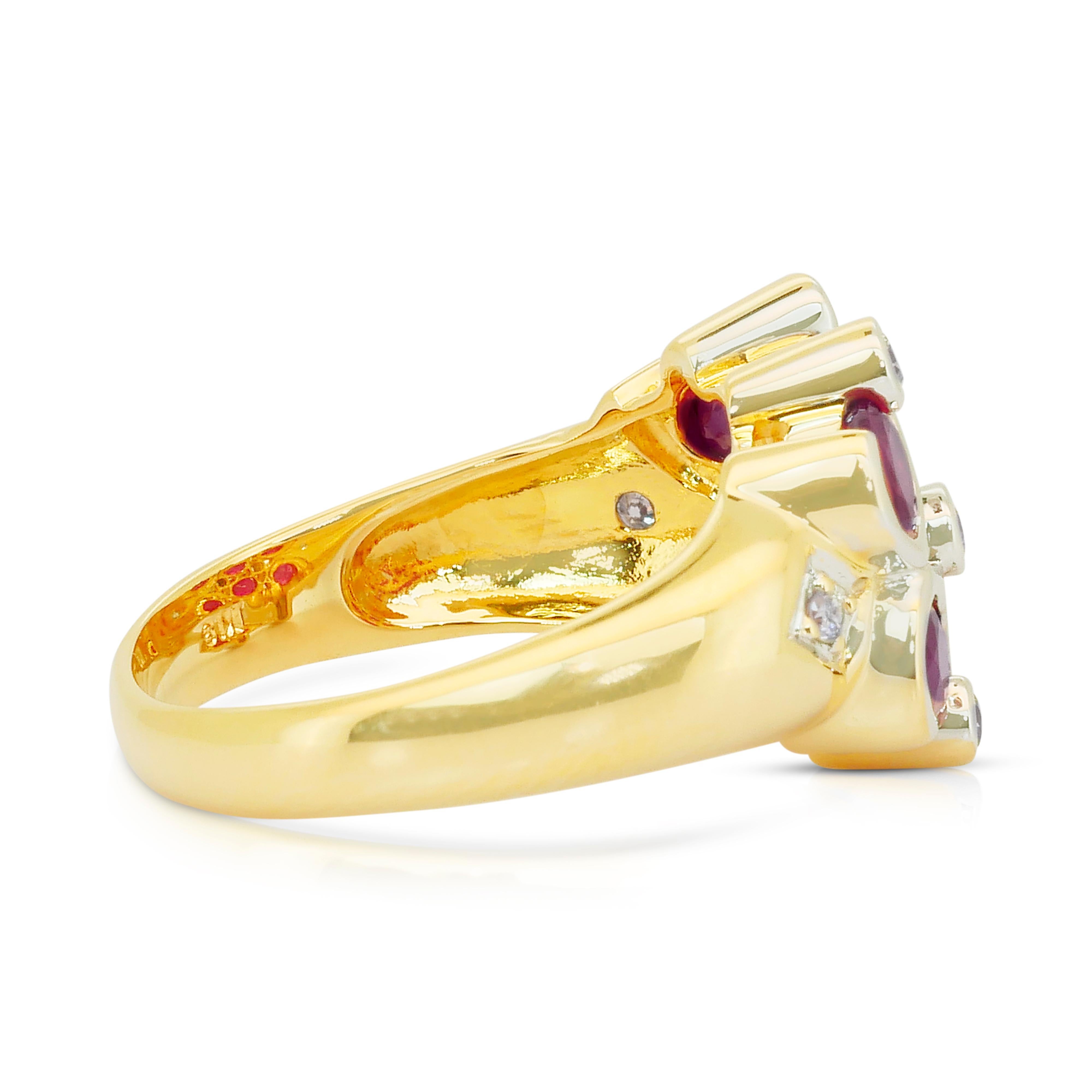 Whiting - Bague de cocktail en or blanc et jaune 18 carats, rubis et diamants 1,75ct Neuf - En vente à רמת גן, IL