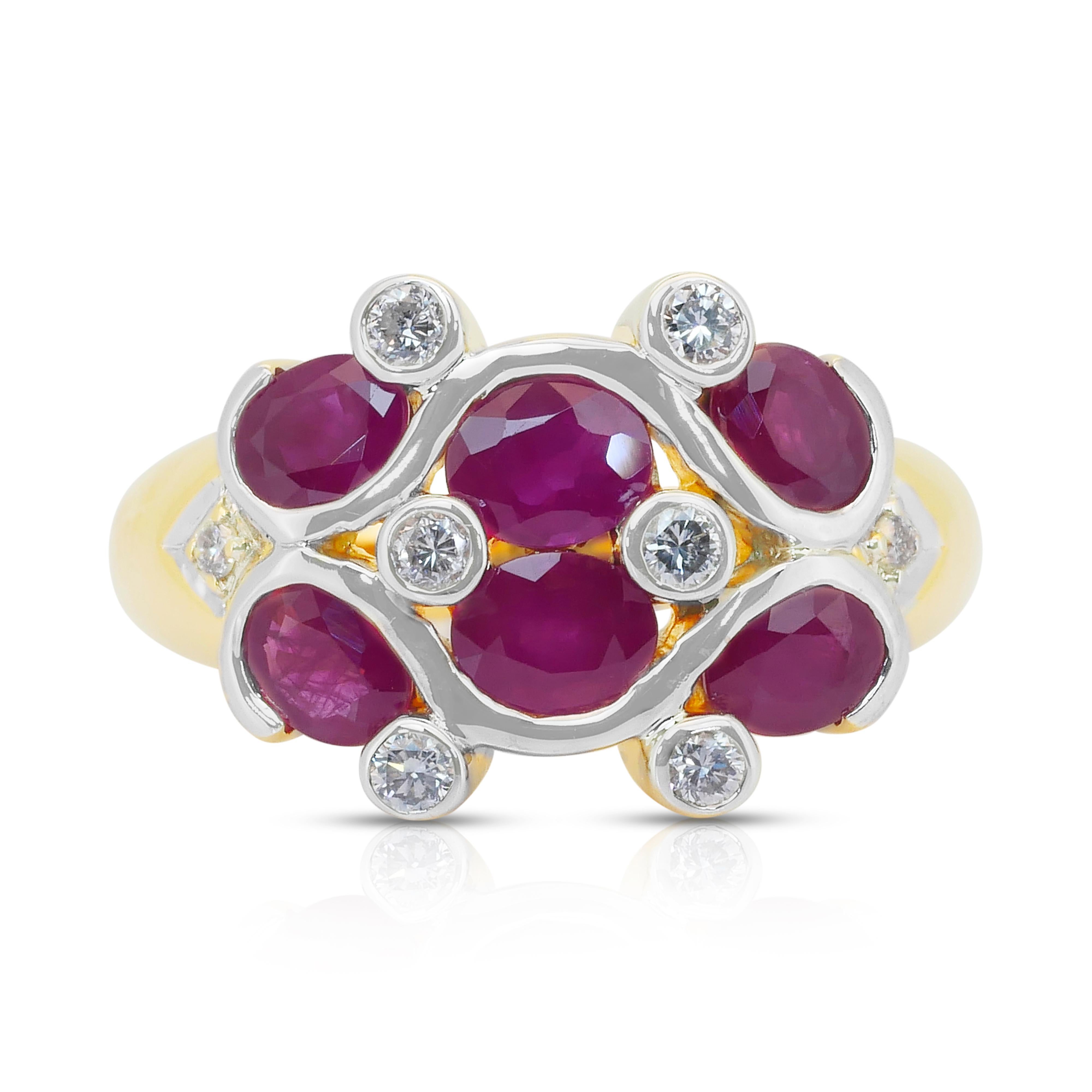 Stupendo anello da cocktail con rubini e diamanti da 1,75 carati in oro bianco e giallo 18 ct.