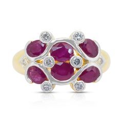 Impresionante Anillo de Cóctel de Rubíes y Diamantes de 1,75 ct en Oro Blanco y Amarillo de 18k