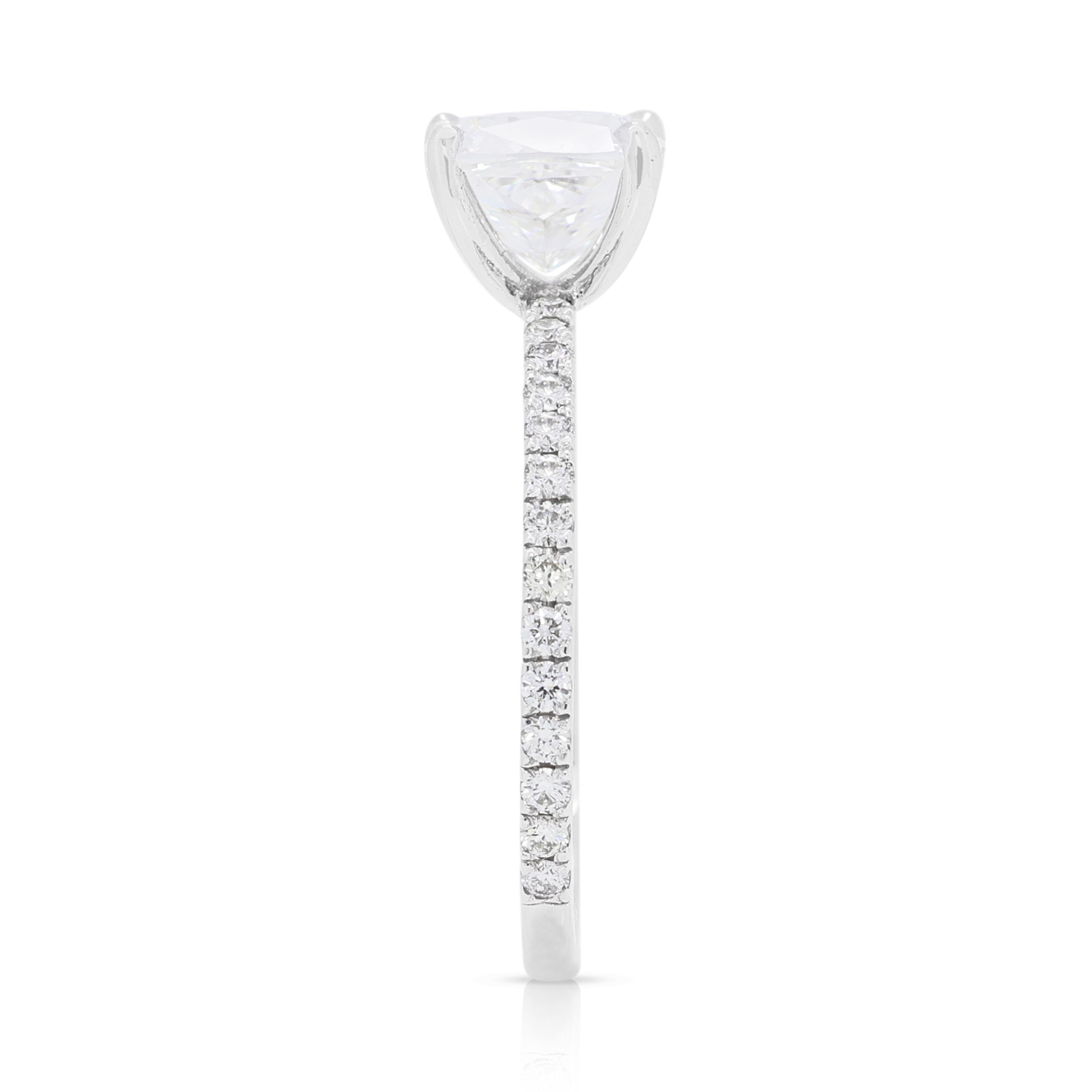 Stunning 1.78ct Diamonds Pave Ring in 18K White Gold In Excellent Condition For Sale In רמת גן, IL