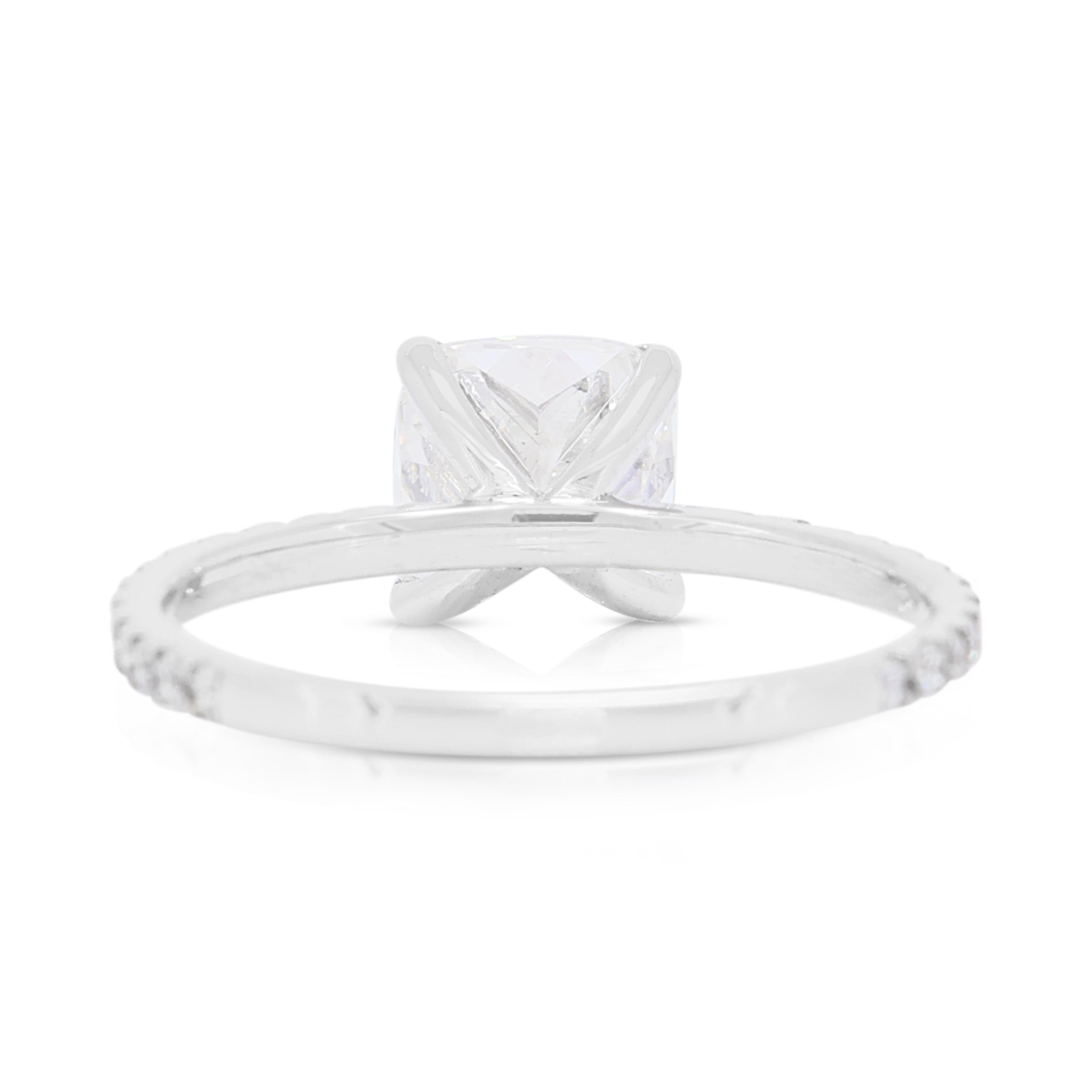 Stunning 1.78ct Diamonds Pave Ring in 18K White Gold For Sale 1