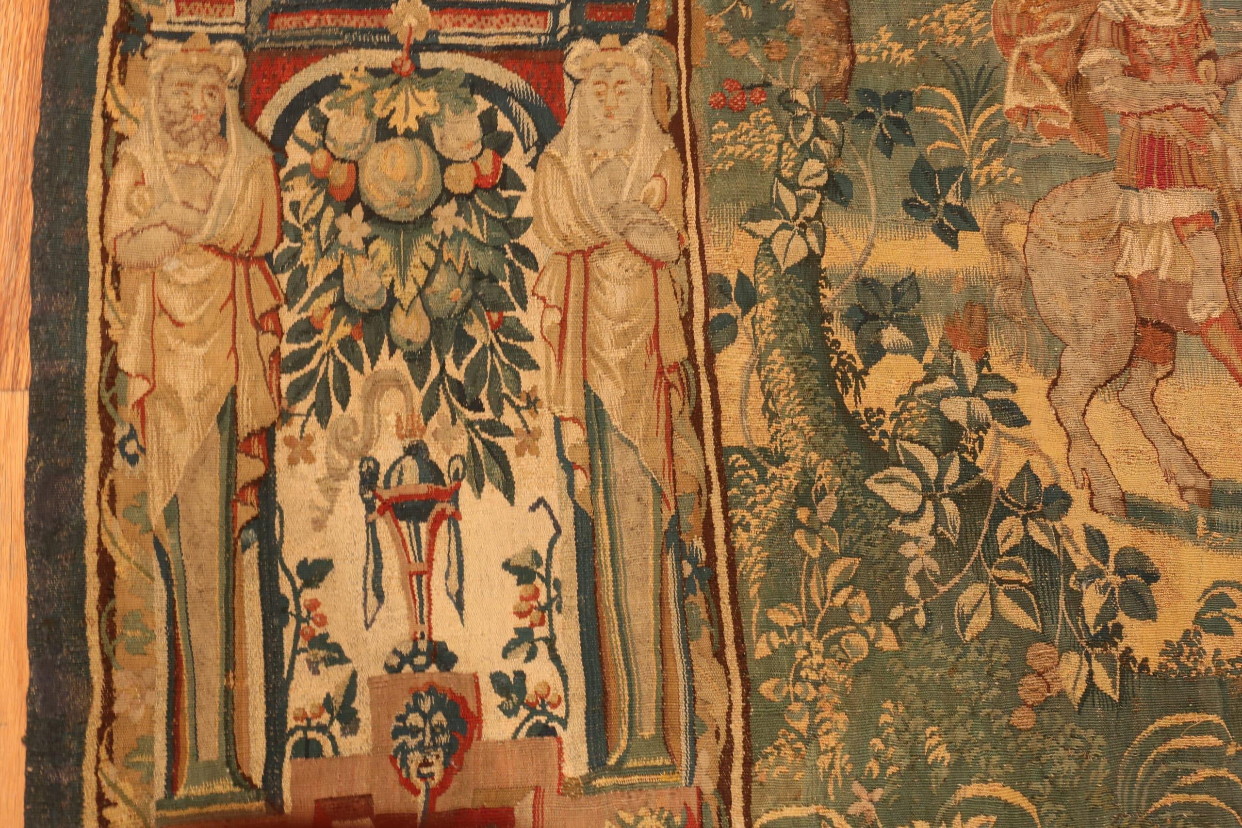 Romantique Superbe tapisserie française ancienne du 17ème siècle en laine et soie 8'7