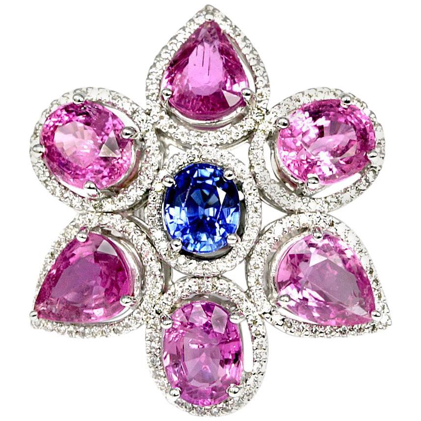 Stunning 18 Karat Gold Pink and Blue Sapphire Ring For Sale