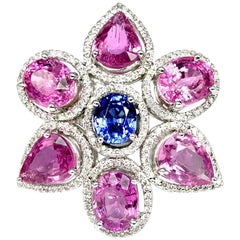 Stunning 18 Karat Gold Pink and Blue Sapphire Ring