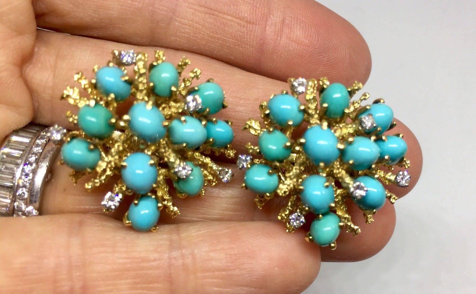 Impressive 1950s Turquoise Diamond 18k Gold Clip Back Earrings from Designer George Schuler (Preformed Parts).  These beautiful 18k yellow gold turquoise diamond  clipback earrings are set in anemone-form mount with six roud brilliant cut VS quality