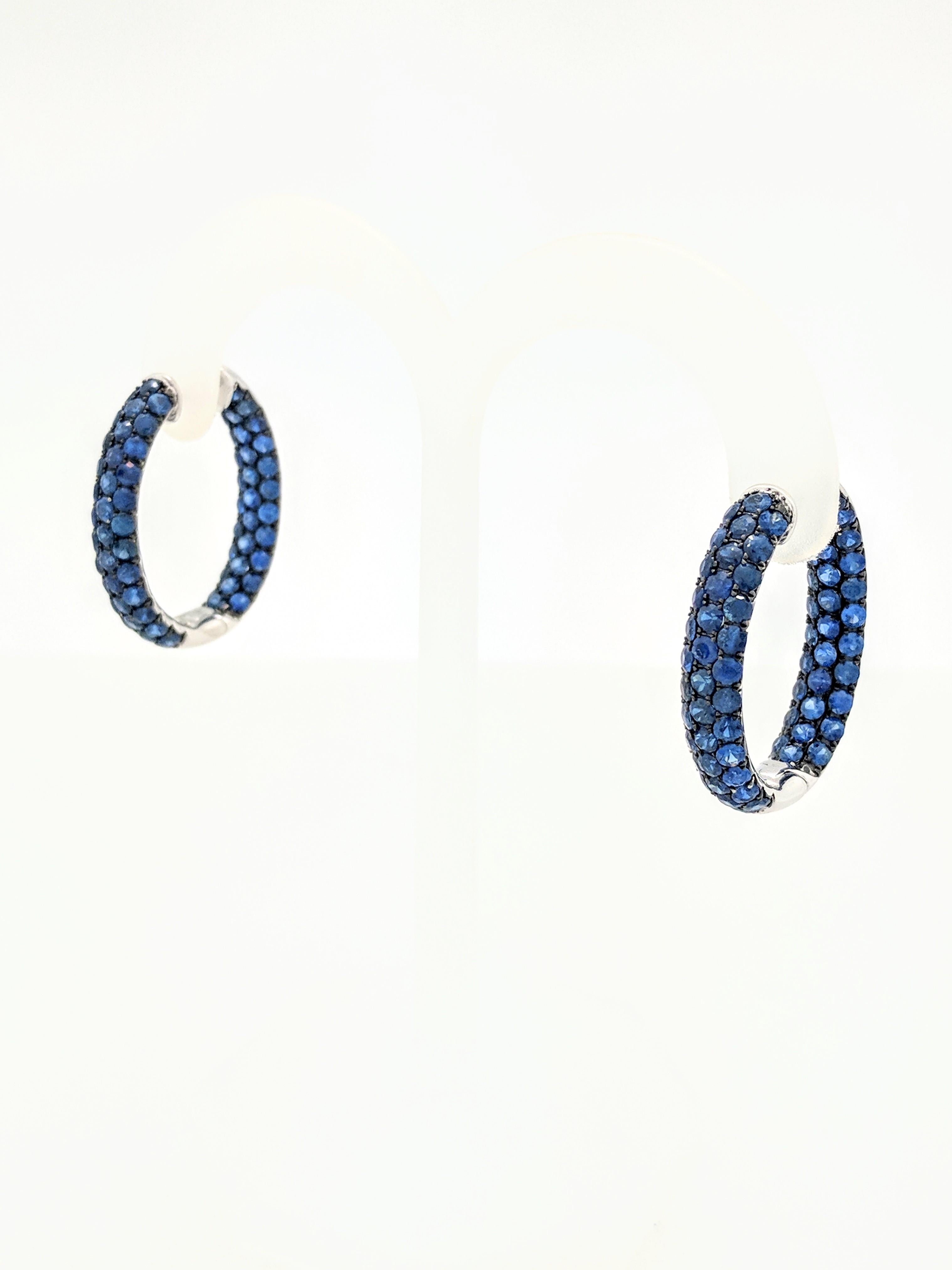 Stunning 18 Karat White Gold Natural Sapphire Inside-Out Elongated Hoop Earrings In Excellent Condition In Gainesville, FL