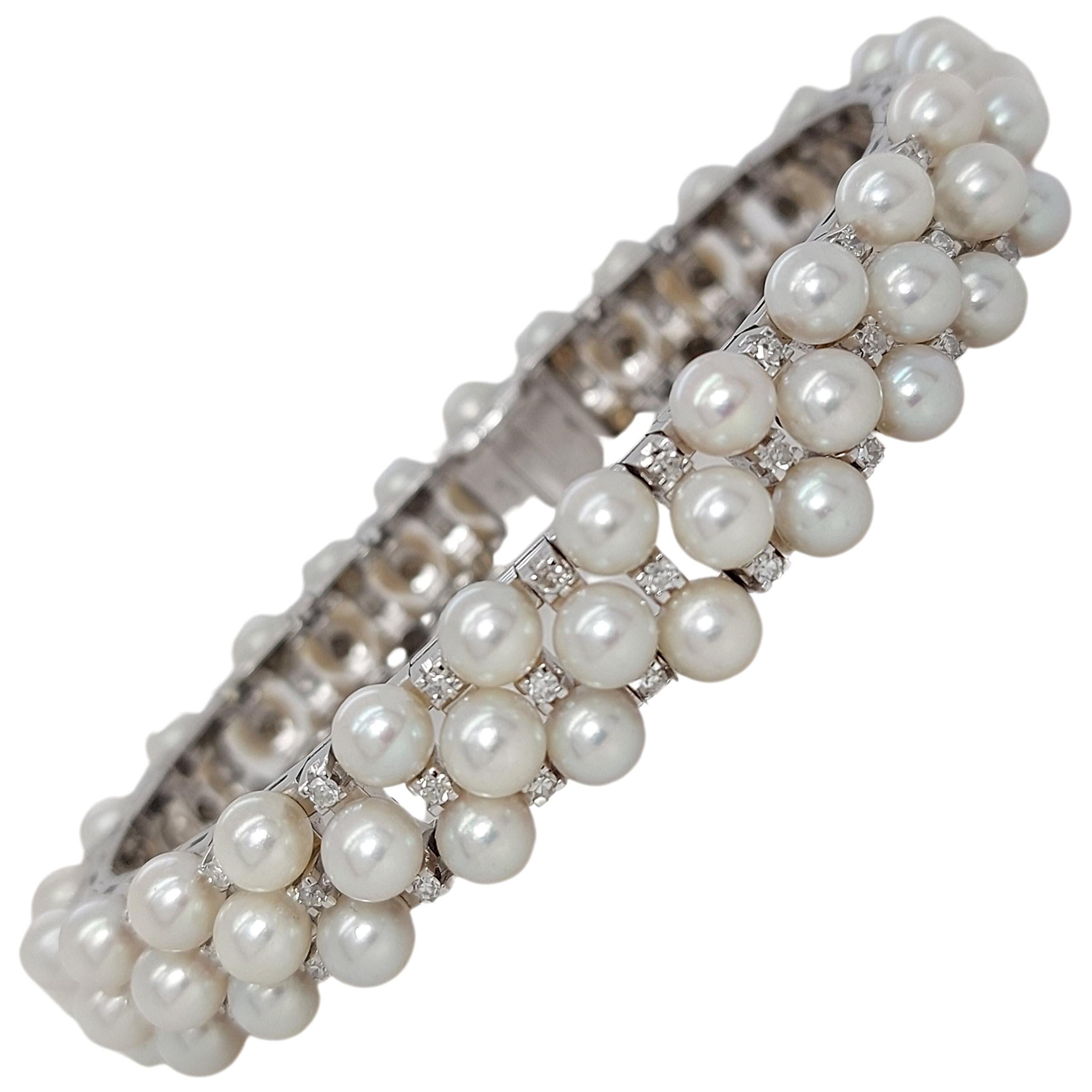 Stunning 18 Karat White Gold Pearl and Diamond Bracelet