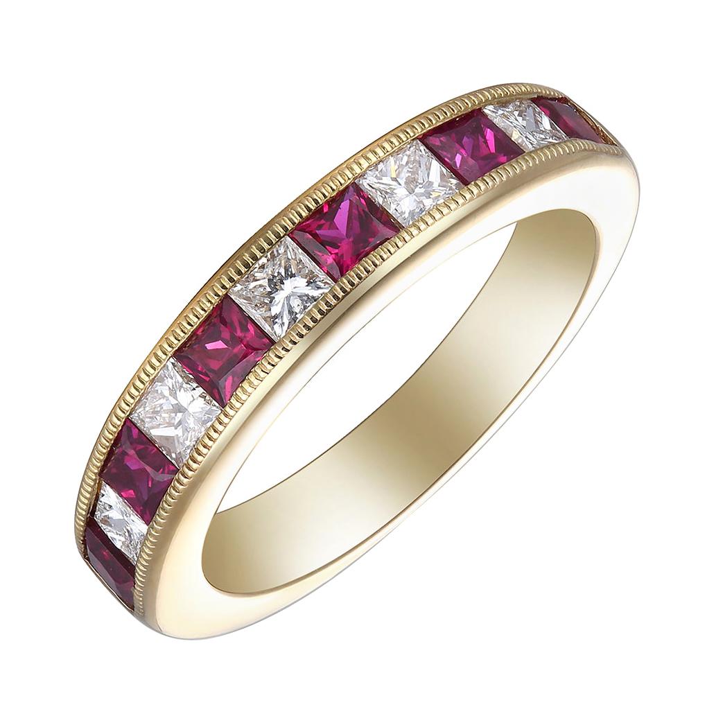 Stunning 18 Karat Yellow Gold, Diamond and Ruby Ring For Sale