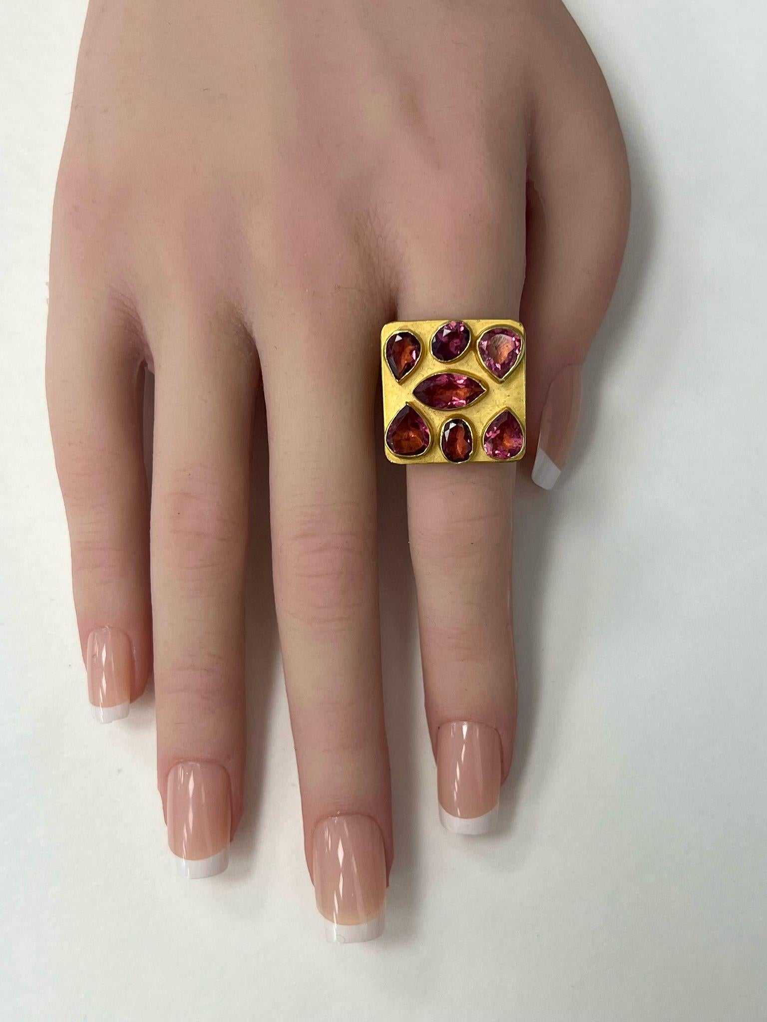 Impresionante Anillo de Oro de 18 Kt y Turmalina Natural en venta 2