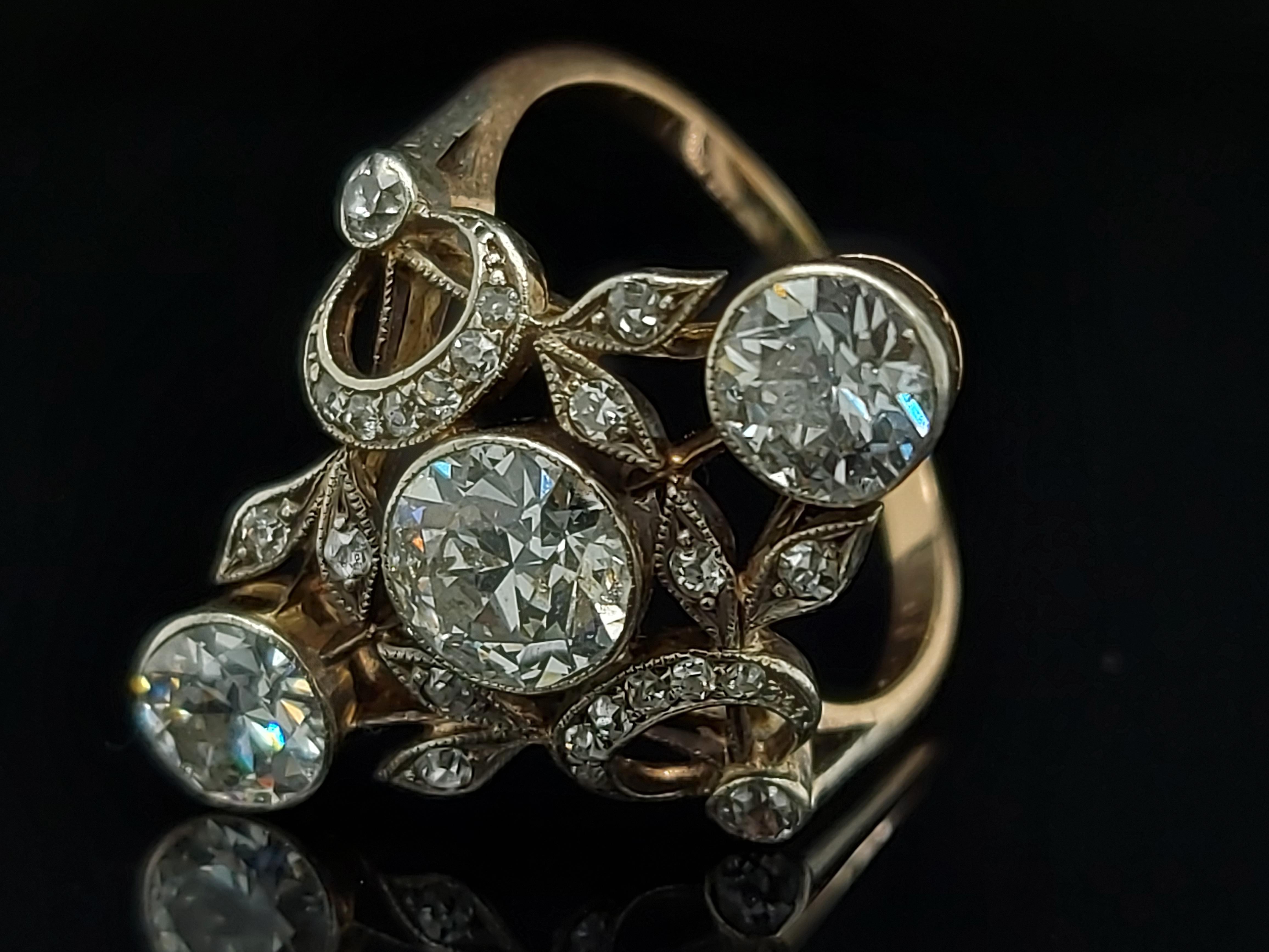 Artisan Stunning 18 Karat Gold and Silver Ring with Diamonds from the 1900s, Trilogy For Sale