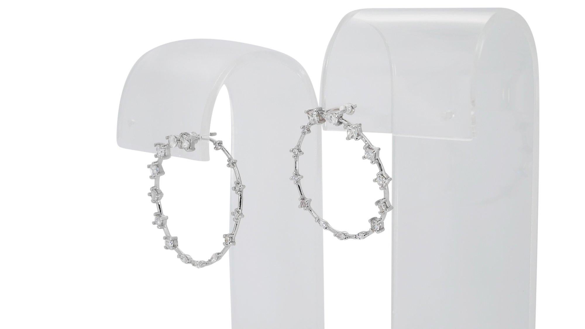 Women's  Stunning 18 kt. White Gold Earrings with 2.72 ct of Natural Diamonds IGI Cert For Sale