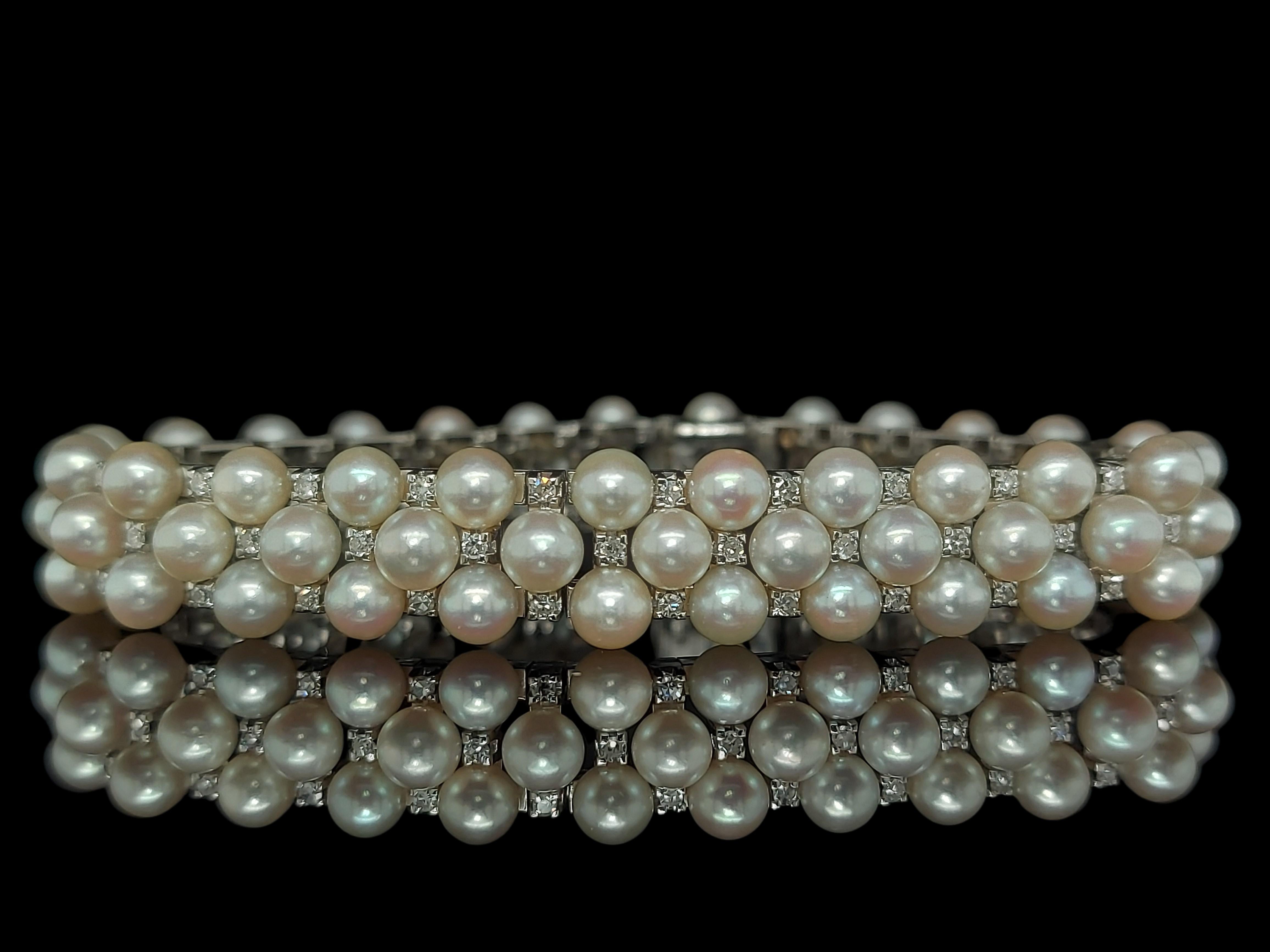 Stunning 18 Karat White Gold Pearl and Diamond Bracelet In Excellent Condition For Sale In Antwerp, BE