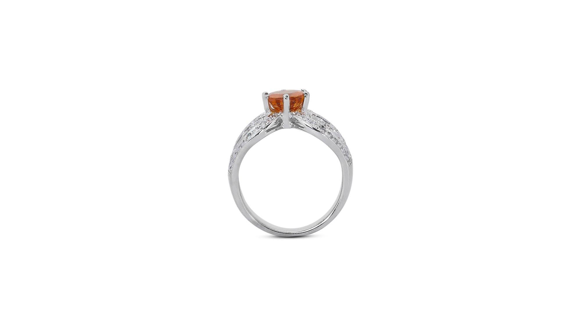  Stunning 18 kt. White Gold Ring w/ 2.70 ct Citrine & Natural Diamonds IGI Cert For Sale 2