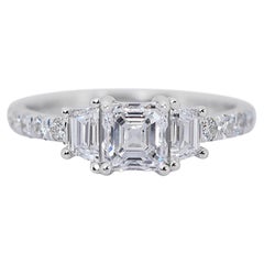 stunning eighteen Stunning 18 kt. White Gold Ring with 1.71 ct Total Natural Diamonds - GIA Cert