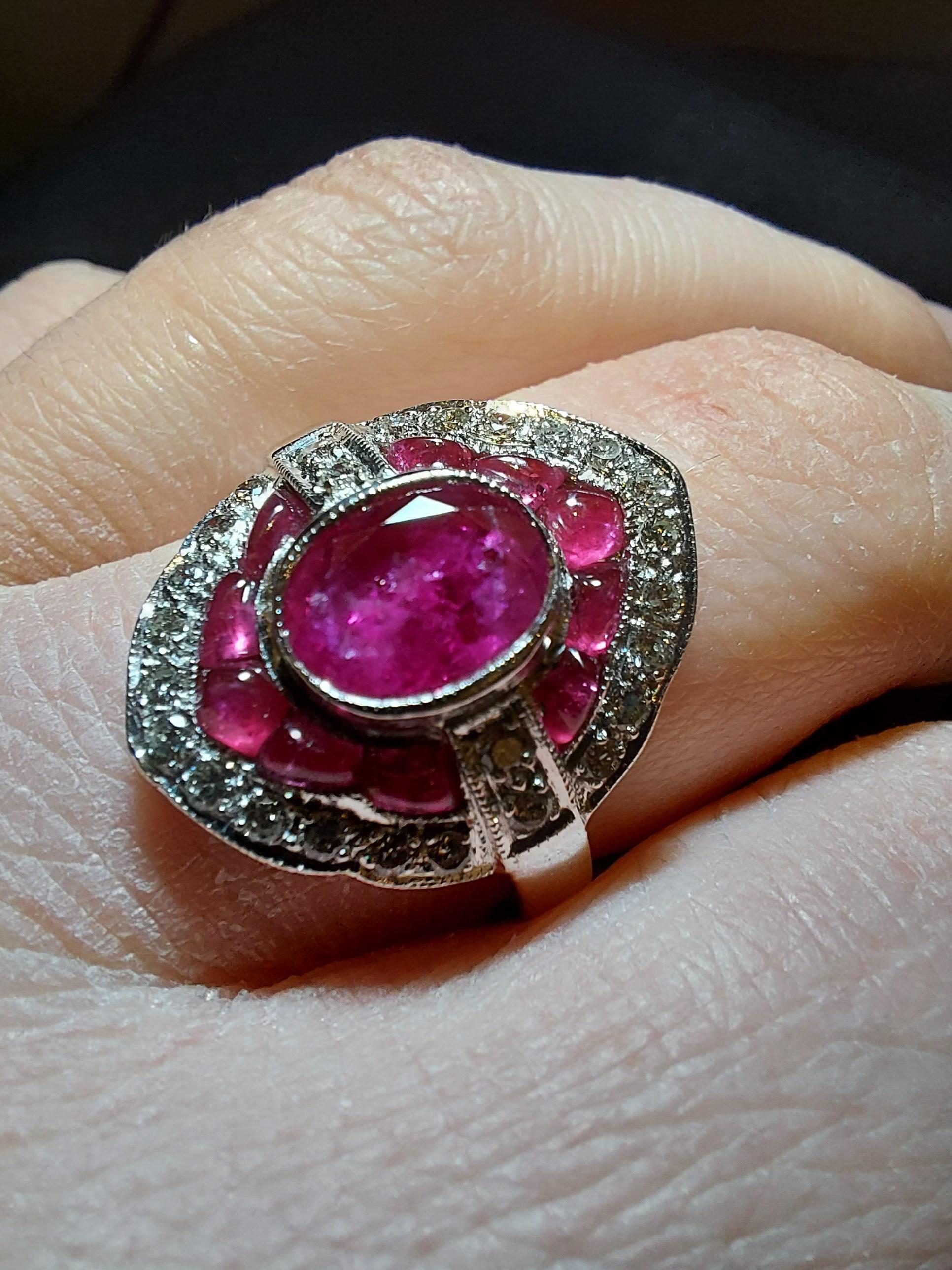 Stunning 18 Karat White Gold Ring with Rubies and Brilliant Cut Diamonds For Sale 5