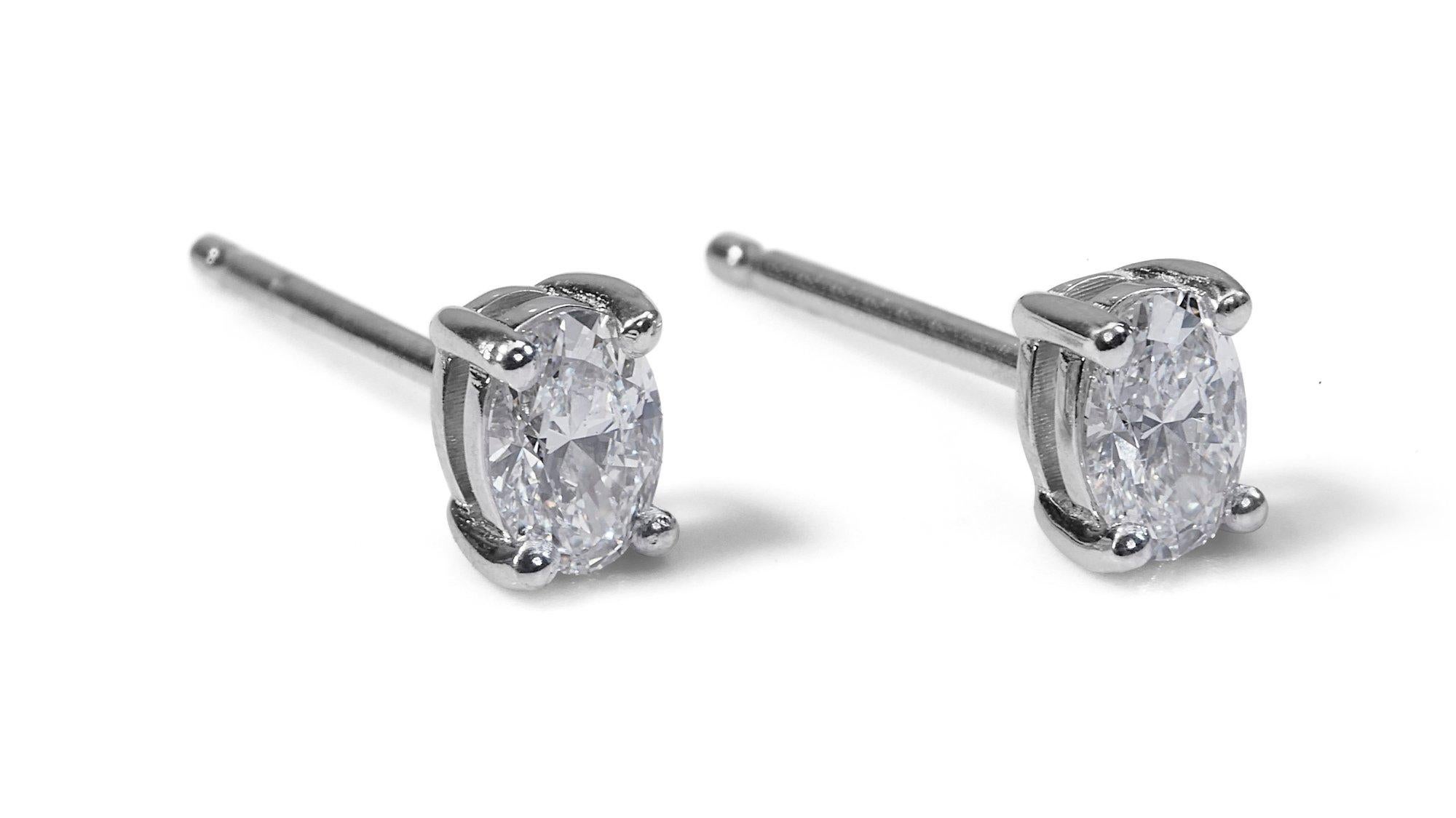 Stunning 18 Kt. White Gold Stud Oval Earrings, 0.62 Ct Diamond, GIA Certficate In New Condition For Sale In רמת גן, IL