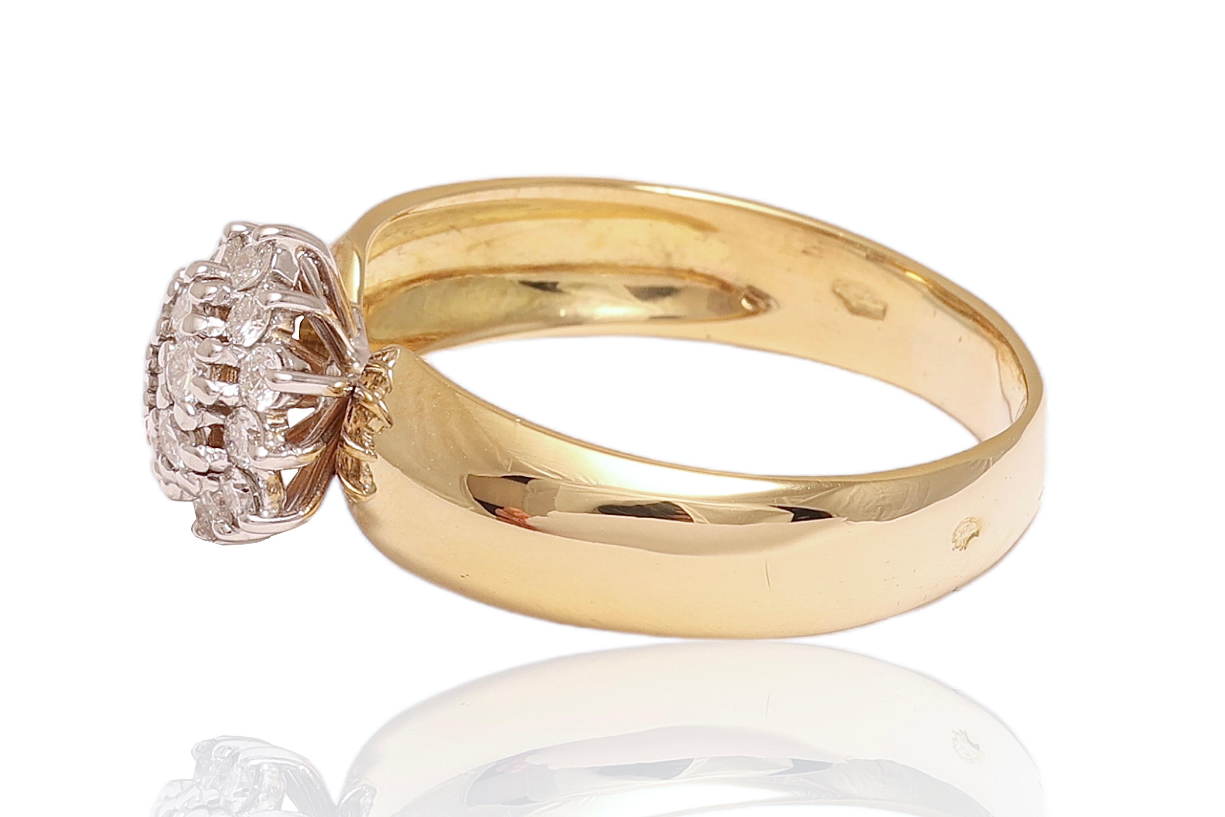 Impresionante anillo de oro amarillo y blanco de 18 Kt diamantes engastados en forma de flor en venta 4