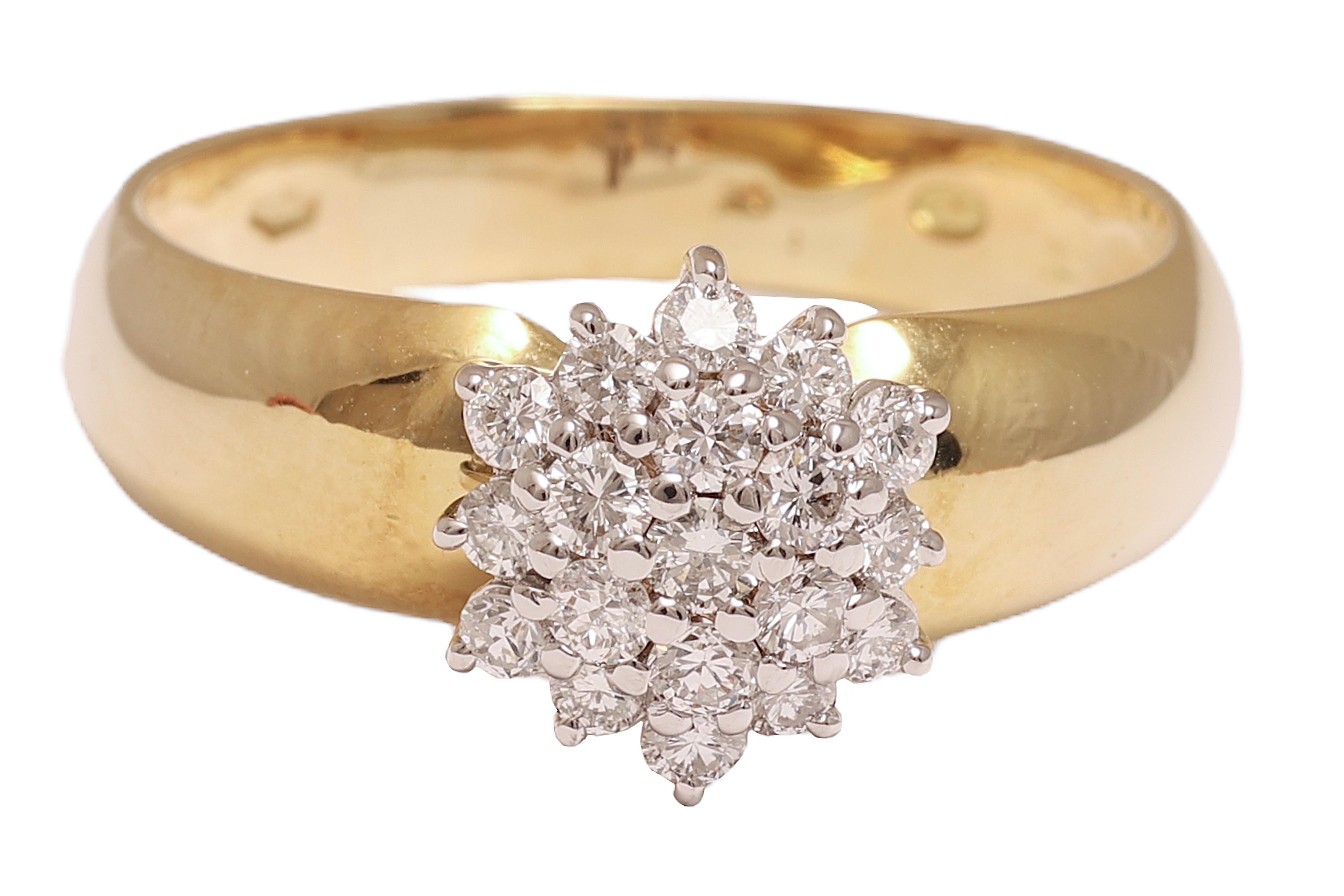 Impresionante anillo de oro amarillo y blanco de 18 Kt diamantes engastados en forma de flor en venta 6