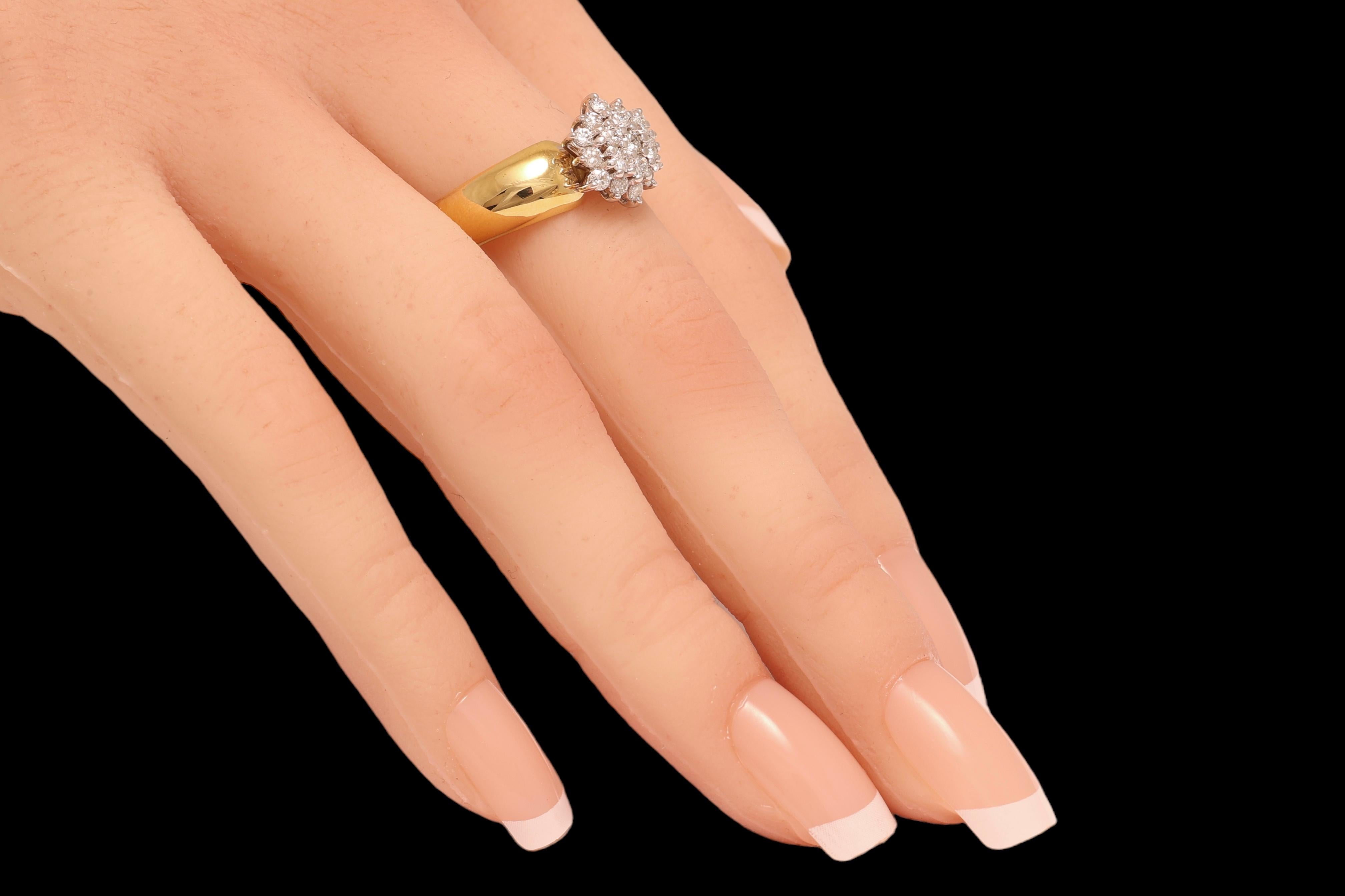 Impresionante Anillo de oro amarillo y blanco diamantes engastados en forma de flor 

Diamantes: 20 diamantes , 0,91 qt

Material: Oro amarillo y blanco

Tamaño del anillo: 64 1/2 ( Se puede cambiar de tamaño gratis)

Peso total: 6,5 gramos 0,230 oz
