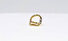 Stunning 18ct gold ring by Claude Wesel set with pearls