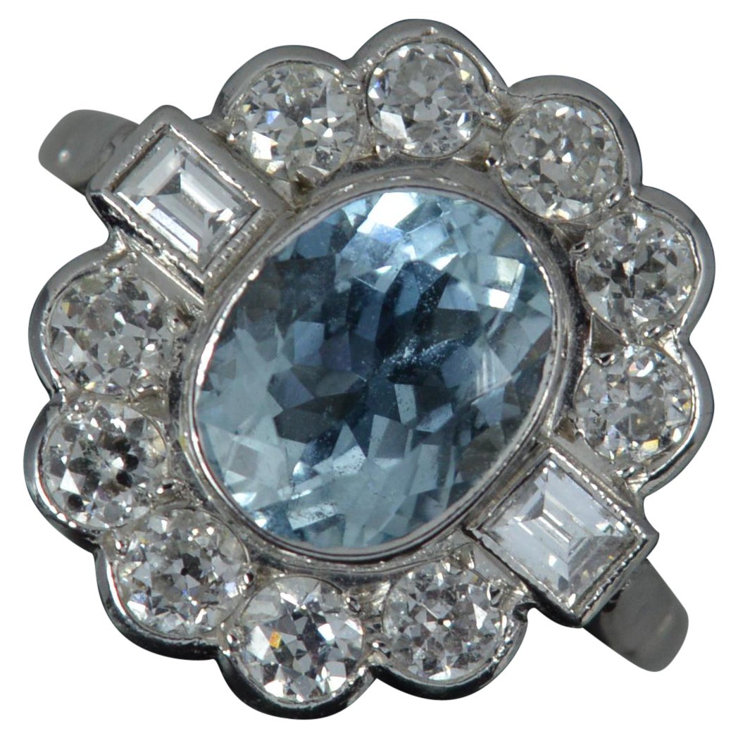 Atemberaubender 18 Karat Weißgold Aquamarin & 1 Karat Altschliff Diamant-Cluster-Ring im Angebot