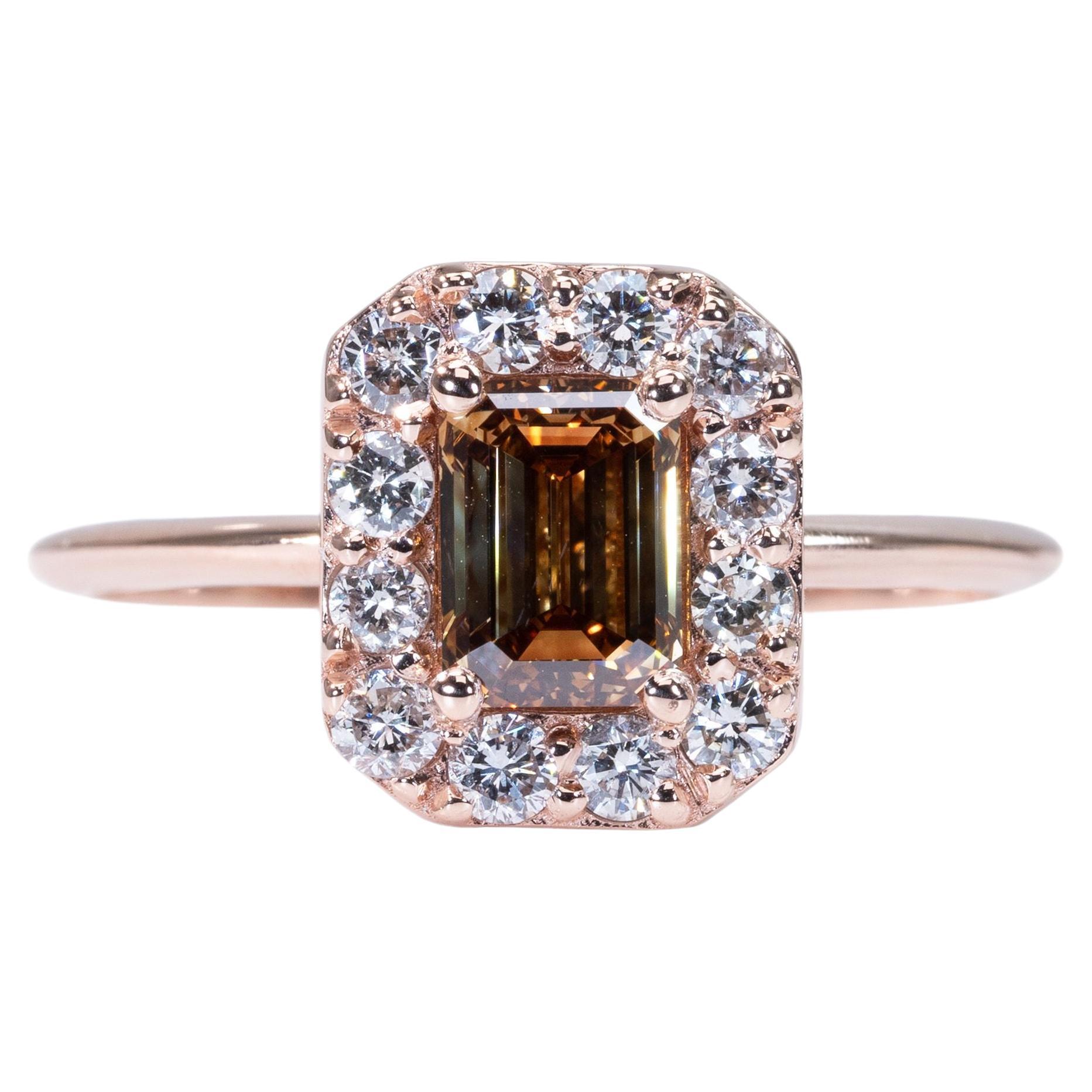 Stunning 18K Rose gold Emerald Ring with 1.06 carat Natural Diamonds - AIG Cert