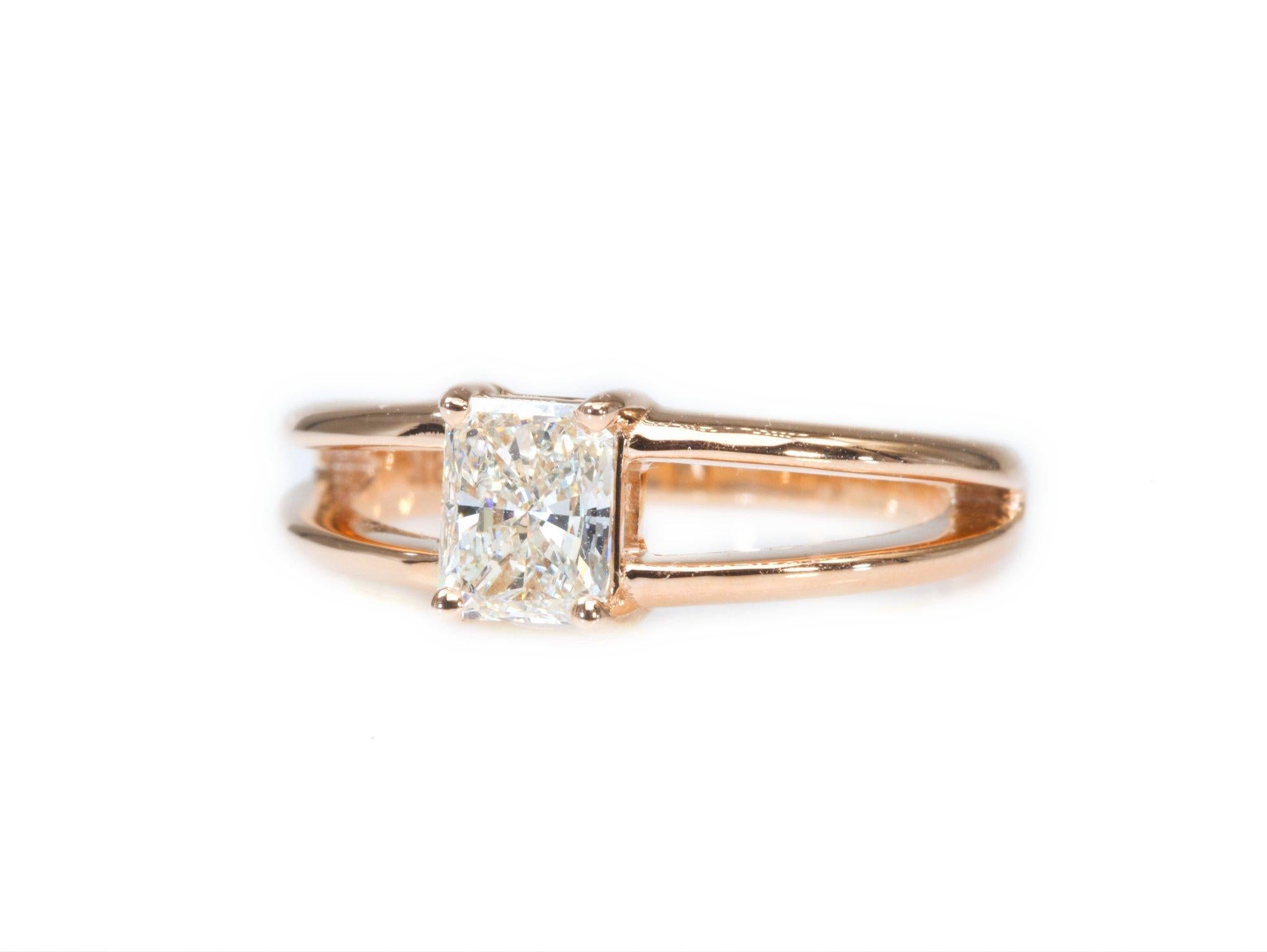 Taille radiant Superbe bague en or rose 18 carats avec un diamant naturel de 0,50 carat - Certificat GIA en vente
